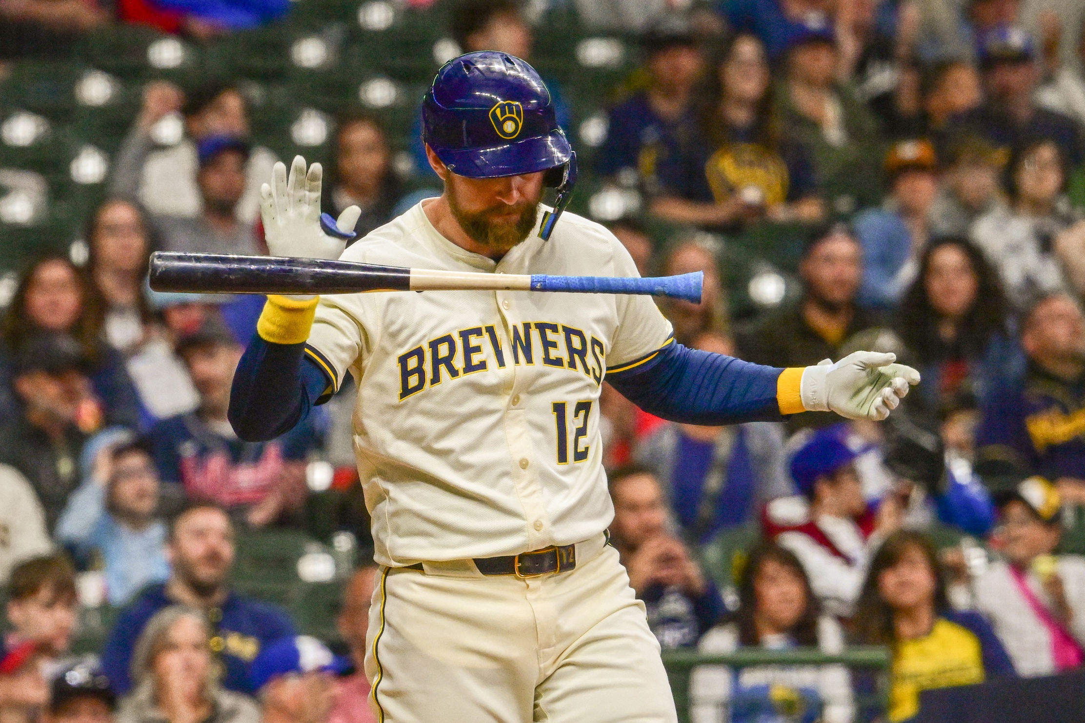 On Tuesday, June 10, 2025, the Atlanta Braves (27–37) face the Milwaukee Brewers (35–31) at American Family Field, with first pitch scheduled for 7:40 PM EDT. The Braves aim to snap a seven-game losing streak, while the Brewers look to capitalize on their home-field advantage. Atlanta vs Milwaukee AI Prediction: Free MLB Betting Insights for Jun 10. Credit USA TODAY/IMAGN