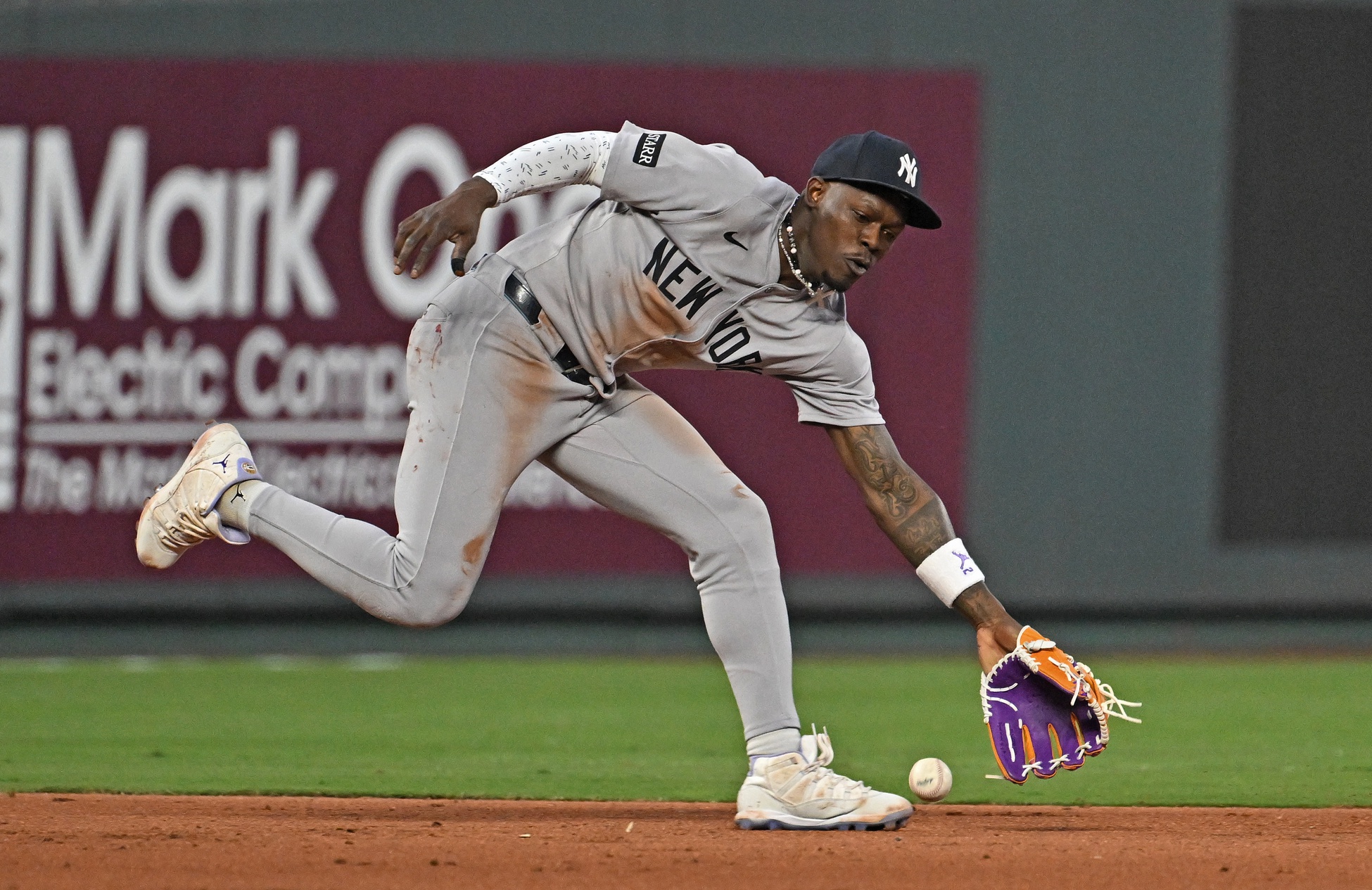 The New York Yankees (39–25) and Kansas City Royals (34–33) face off on June 11, 2025, at Kauffman Stadium in the second game of their three-game series. The Yankees aim to maintain their lead in the AL East, while the Royals look to improve their standing in the AL Central. New York Yankees vs Kansas City AI Prediction: Free MLB Betting Insights for Jun 11. Credit USA TODAY/IMAGN