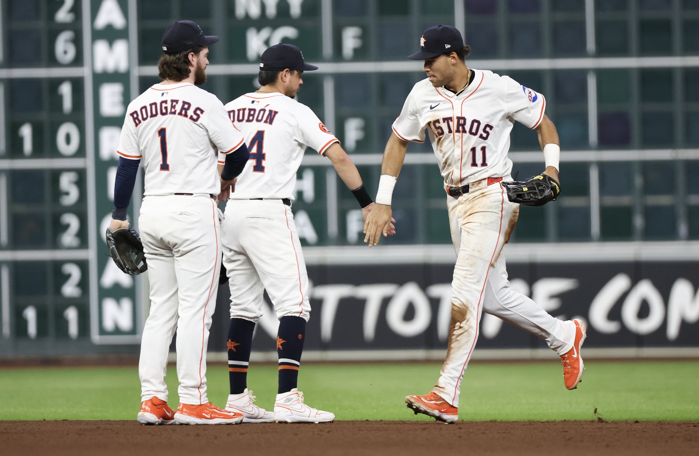 On June 12, 2025, the Chicago White Sox and Houston Astros will face off at Daikin Park as both teams close out their three-game set. The Astros look to solidify their position in the AL West playoff race, while the White Sox continue seeking consistency and growth during a difficult rebuilding campaign. Chicago White Sox vs Houston AI Prediction: Free MLB Betting Insights for Jun 12. Credit USA TODAY/IMAGN