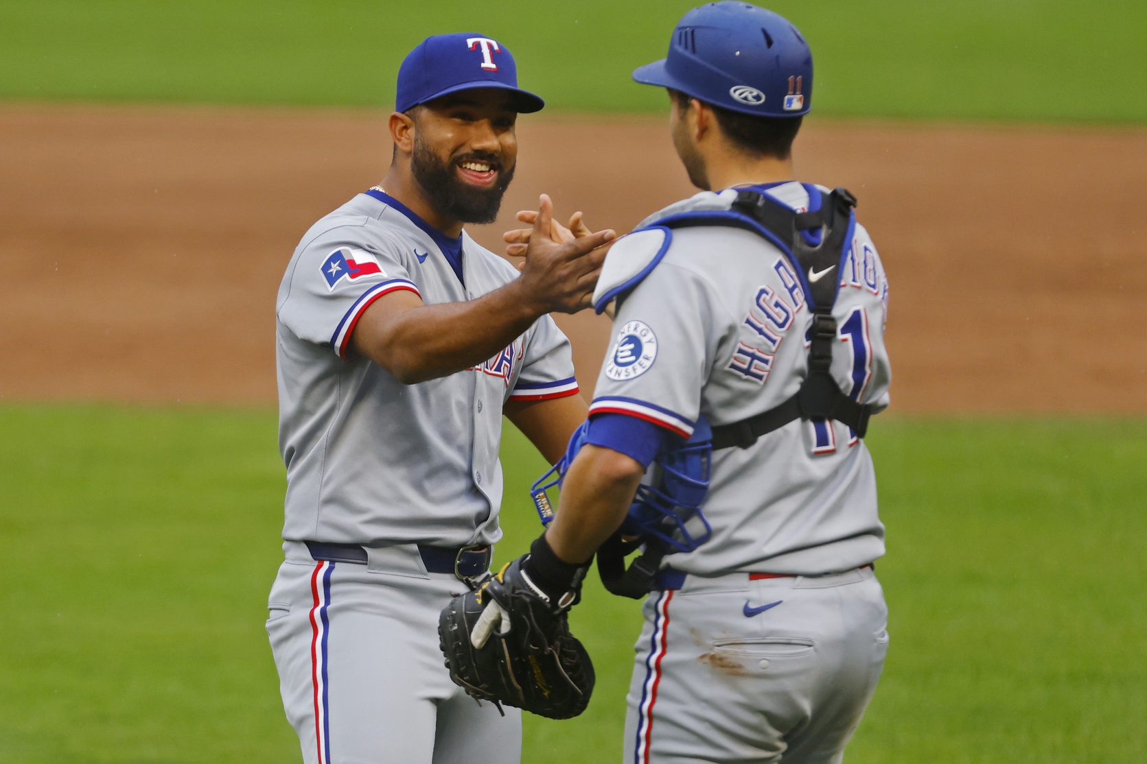 The Texas Rangers (32–36) host the Chicago White Sox (22–44) at Globe Life Field on Friday, June 13, 2025, in the opener of a three-game series. The Rangers aim to climb the AL West standings, while the White Sox look to snap a road skid and build momentum. Chicago White Sox vs Texas AI Prediction: Free MLB Betting Insights for Jun 13. Credit USA TODAY/IMAGN