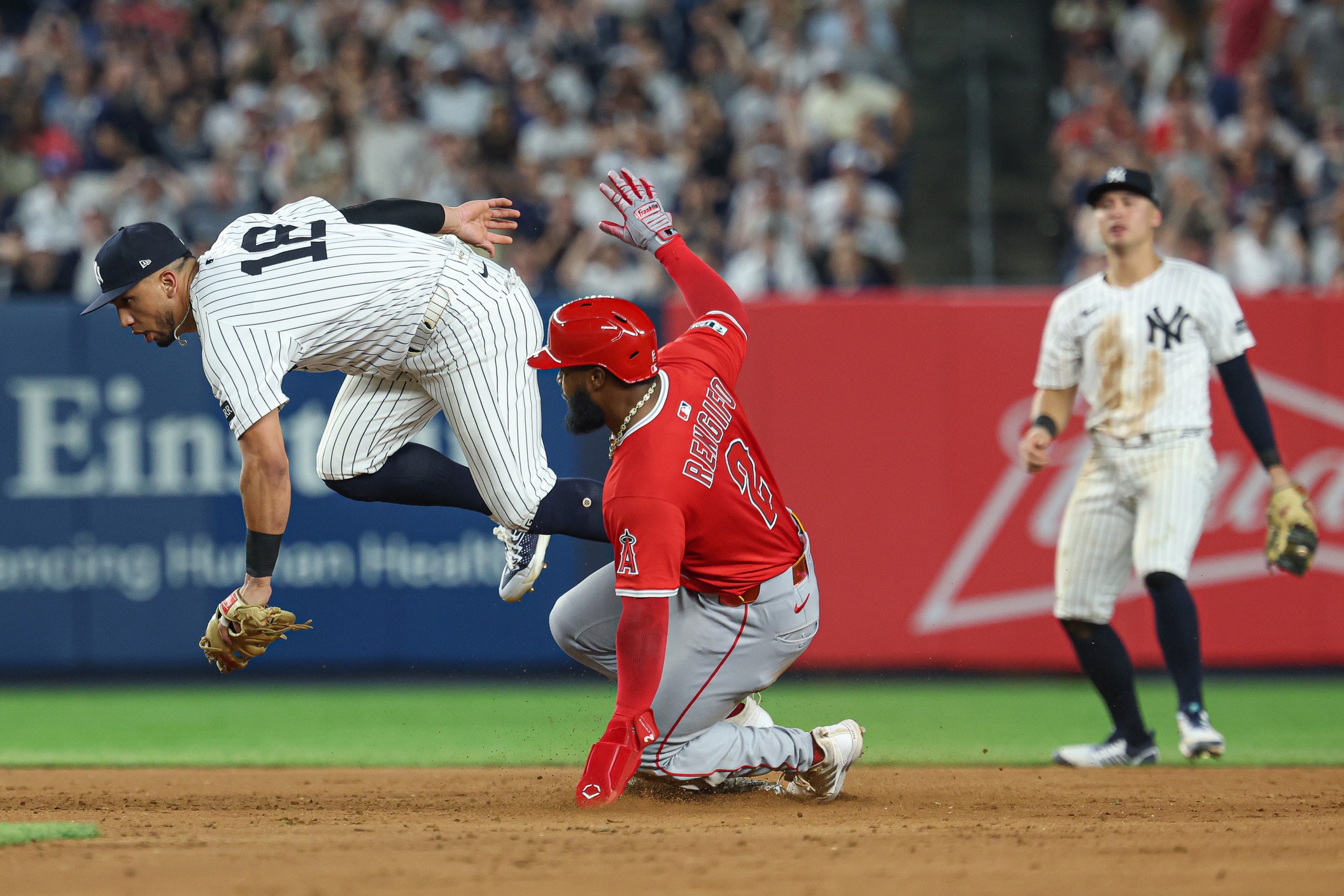 The Los Angeles Angels travel to Yankee Stadium to face the New York Yankees on June 19, 2025, in the third game of a four-game series, with the Yankees aiming to snap a recent offensive slump. While New York holds a strong position at home, Los Angeles enters with a chance to regain confidence despite recent struggles. Los Angeles Angels vs New York Yankees AI Prediction: Free MLB Betting Insights for Jun 19. Credit USA TODAY/IMAGN