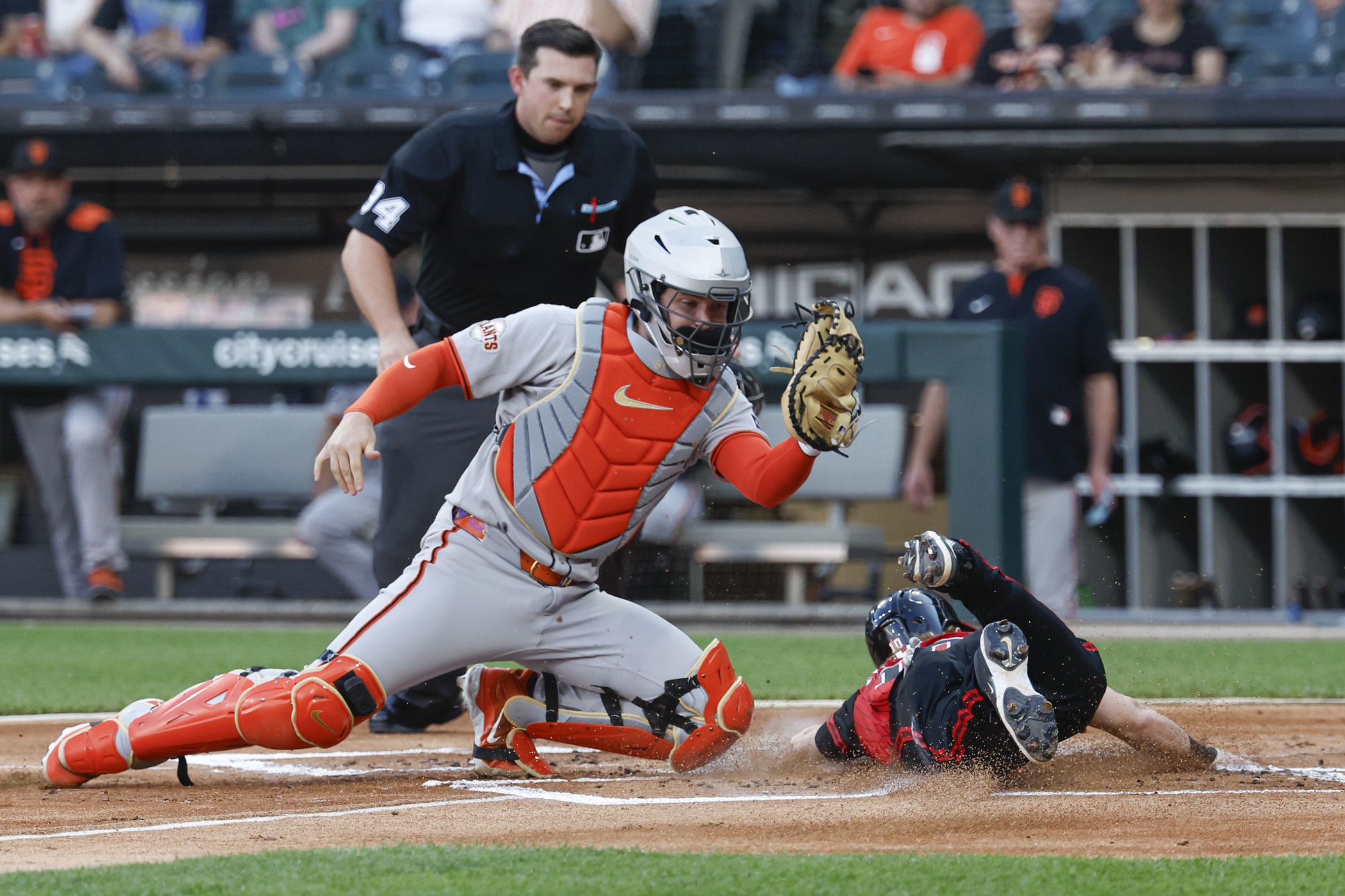 The San Francisco Giants (44–37) face the Chicago White Sox (26–55) on Saturday, June 28, 2025, at Guaranteed Rate Field. The Giants aim to capitalize on their recent momentum, while the White Sox look to rebound from a challenging season. San Francisco vs Chicago White Sox AI Prediction: Free MLB Betting Insights for Jun 28. Credit USA TODAY/IMAGN