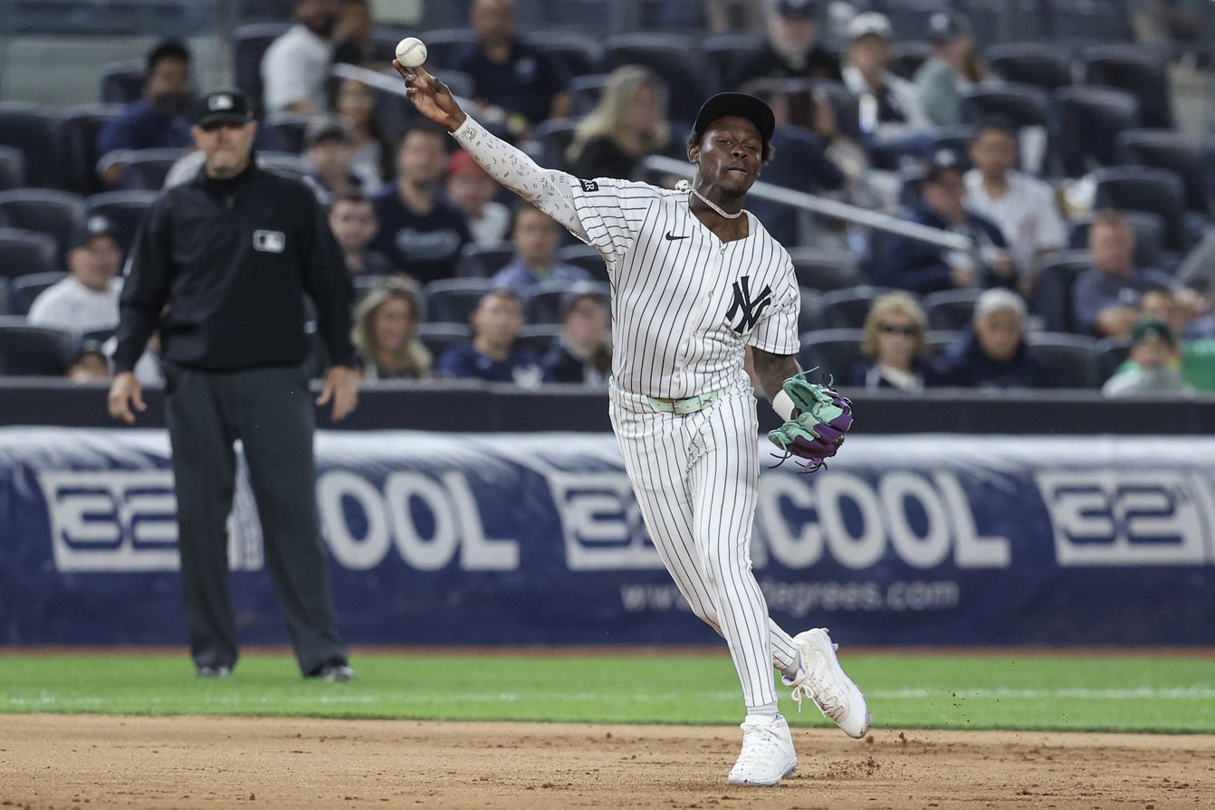 The Washington Nationals (53–78) head into Yankee Stadium on August 27, 2025, to face the New York Yankees (71–60). The Yankees are favored at –132 on the moneyline, with the Nationals set at +110 and the total hovering around 9 runs. Washington vs New York AI Prediction: Free MLB Betting Insights for Aug 27. Credit USA TODAY/IMAGN