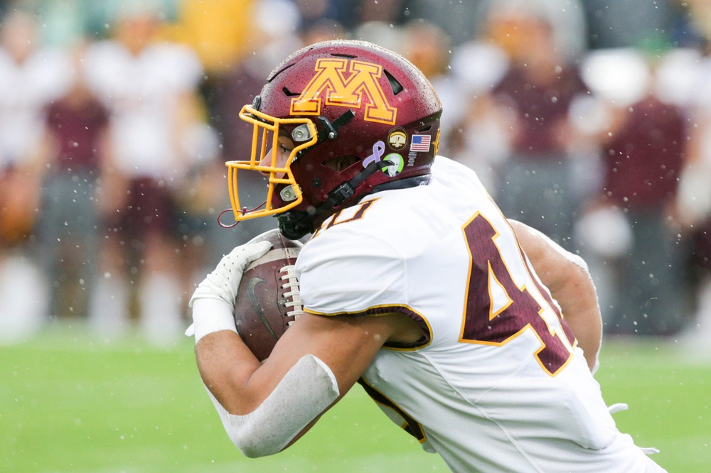 Buffalo visits Minnesota on Thursday, August 28, 2025, to kick off the season at Huntington Bank Stadium. Minnesota enters as a 3‑point favorite, with an over/under near 52 points, setting the stage for a moderately paced non‑conference opener. Buffalo vs Minnesota AI Prediction: Free CFB Betting Insights for Aug 28. Credit USA TODAY/IMAGN