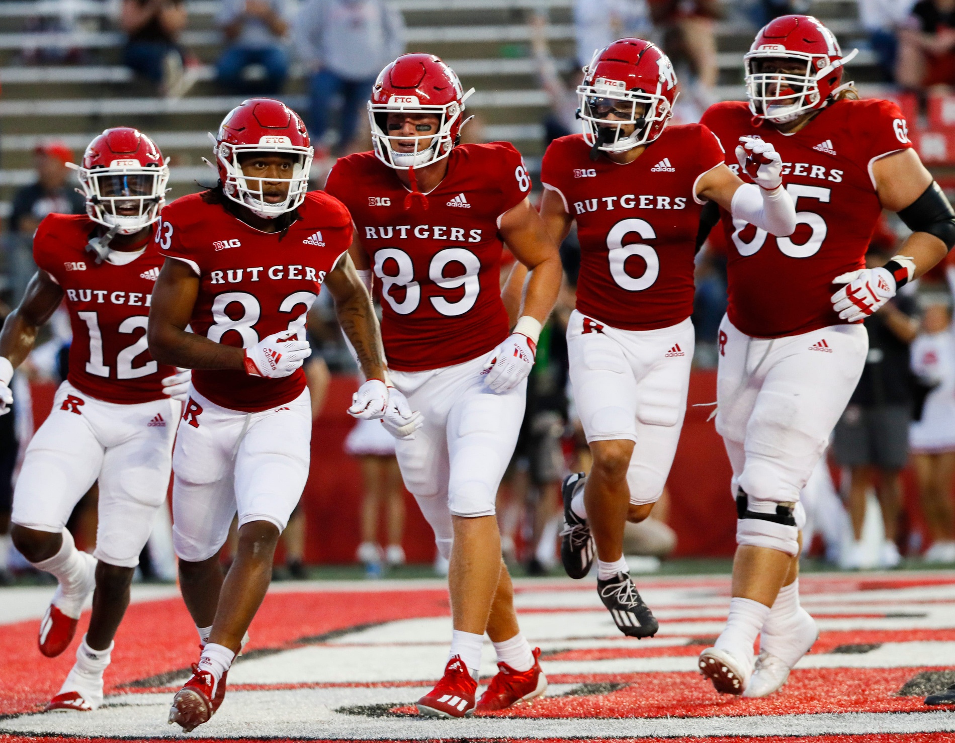 The Ohio Bobcats begin their 2025 season on Thursday, August 28, at Rutgers’ SHI Stadium in Piscataway. Ohio enters as a modest 3–point underdog, with the over/under set around 52 points, setting expectations for a controlled, competitive opener. Ohio vs Rutgers AI Prediction: Free CFB Betting Insights for Aug 28. Credit USA TODAY/IMAGN