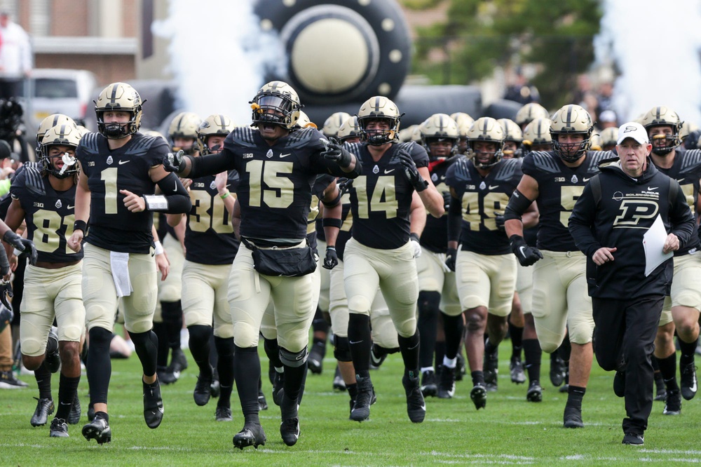 Ball State visits Purdue at Ross‑Ade Stadium on Saturday, August 30, 2025, for their non‑conference season opener. Purdue opens as a 7‑point favorite, with the over/under around 51 points, hinting at expectations for a controlled, lower‑scoring Big Ten debut for the Cardinals. Ball State vs Purdue AI Prediction: Free CFB Betting Insights for Aug 30. Credit USA TODAY/IMAGN
