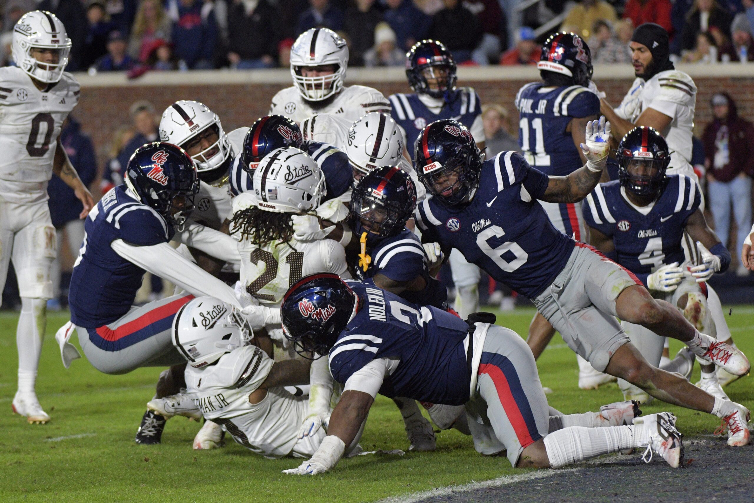 Mississippi State and Southern Miss will kick off the 2025 season on Saturday, August 30 with a regional matchup at Mississippi State’s Davis Wade Stadium. The Bulldogs open as approximately 10-point favorites, with the over/under set near 52 points, suggesting expectations for a controlled, SEC‑style game. Mississippi State vs USM AI Prediction: Free CFB Betting Insights for Aug 30. Credit USA TODAY/IMAGN