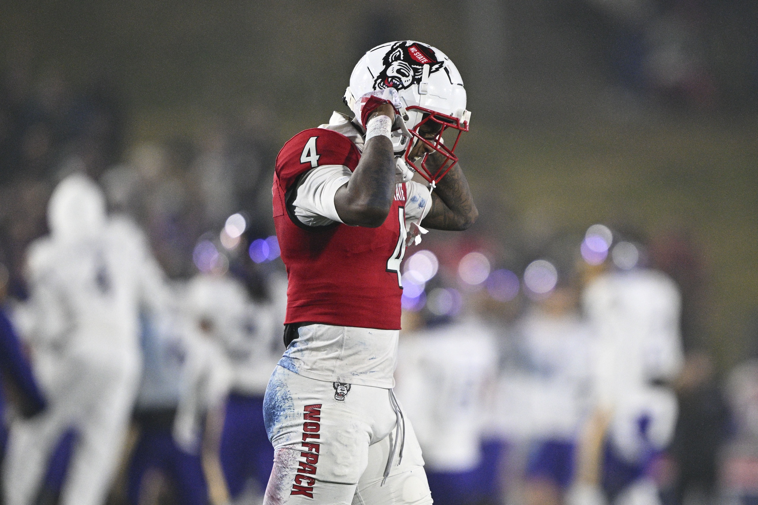 East Carolina visits NC State on Thursday, August 28, 2025, at Carter‑Finley Stadium. NC State opens as a 3‑point home favorite, with the over/under near 52 points. East Carolina vs NC State AI Prediction: Free CFB Betting Insights for Aug 28. Credit USA TODAY/IMAGN