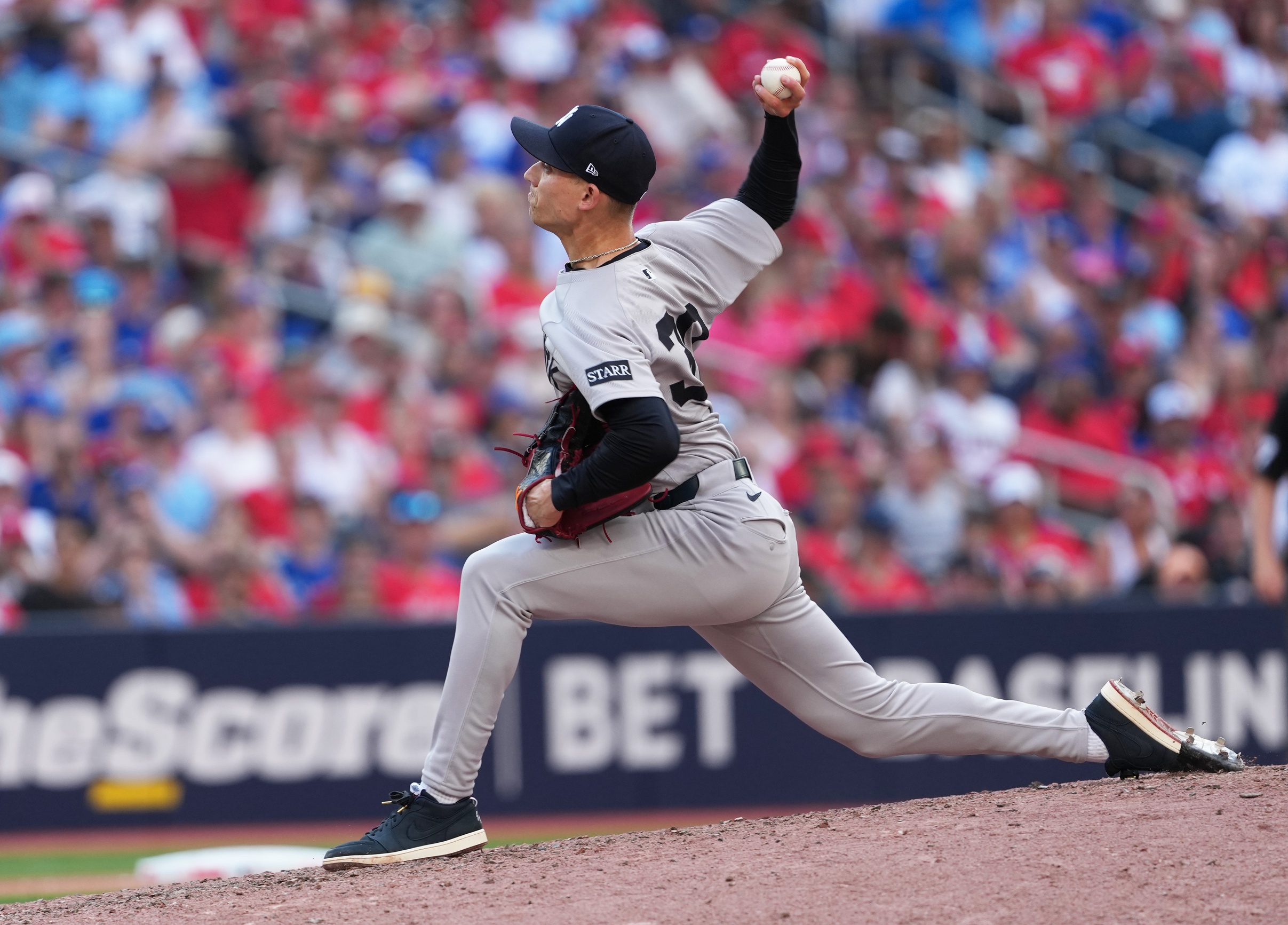 The Boston Red Sox face the New York Yankees in Yankee Stadium on August 24, 2025, in the finale of their four‑game series—a matchup that could tip the balance in the Wild Card chase as Boston aims to extend their dominance, while New York looks to break a crushing eight‑game losing streak to their arch‑rivals. Boston Red vs New York AI Prediction: Free MLB Betting Insights for Aug 24. Credit USA TODAY/IMAGN