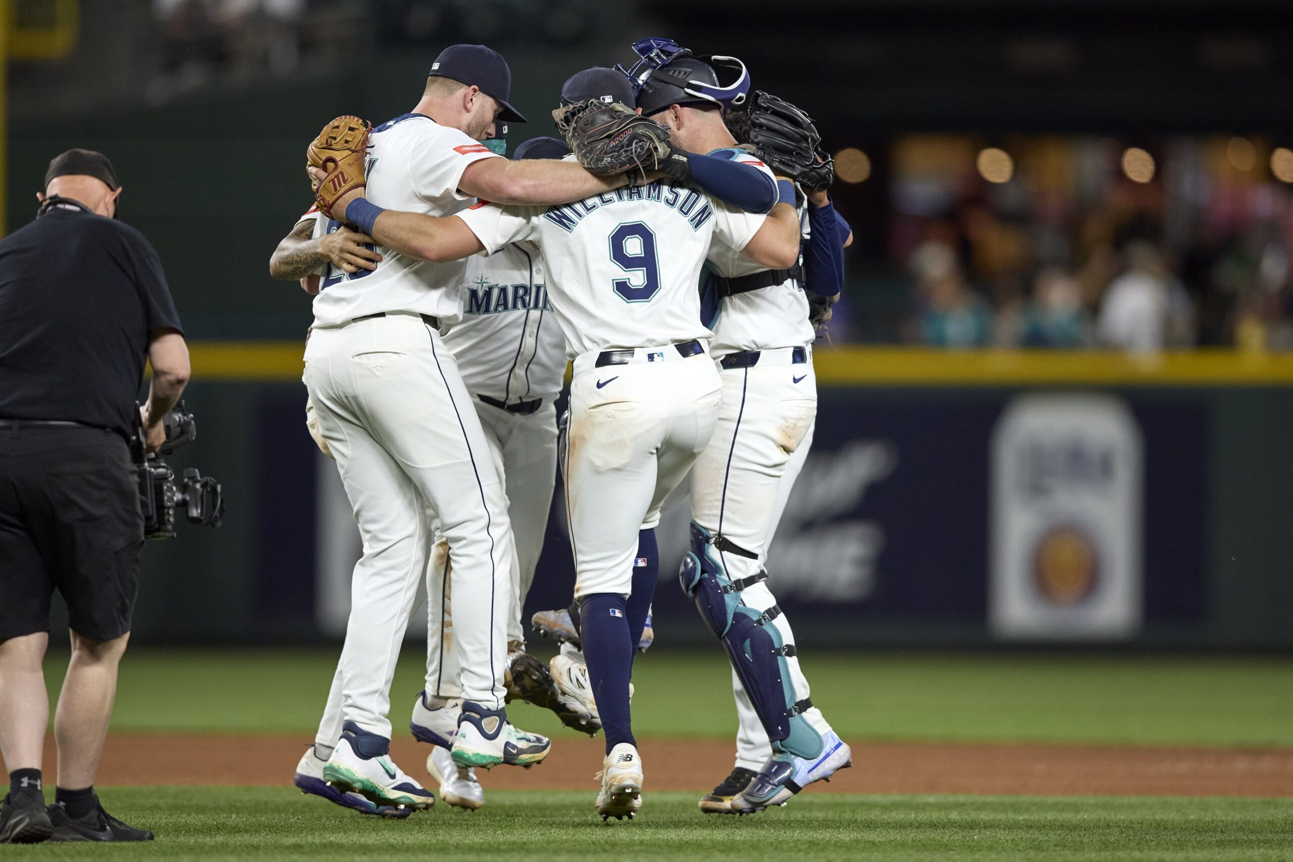 The Kansas City Royals and Seattle Mariners will conclude their four-game series at T-Mobile Park on Thursday, July 3, 2025, with first pitch scheduled for 10:10 p.m. ET. The Mariners, holding a 44-41 record, aim to solidify their position in the AL Wild Card race, while the Royals, at 40-46, look to gain momentum heading into the All-Star break. Kansas City vs Seattle AI Prediction: Free MLB Betting Insights for Jul 03. Credit USA TODAY/IMAGN