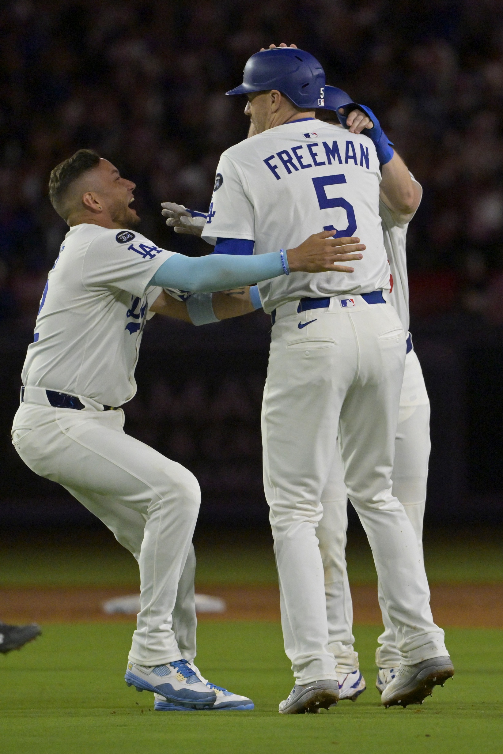 The Chicago White Sox and Los Angeles Dodgers will conclude their three-game series at Dodger Stadium on Thursday, July 3, 2025, with first pitch scheduled for 10:10 p.m. ET. The Dodgers, boasting a 54-32 record, aim to continue their dominance, while the White Sox, at 28-57, look to salvage a win in the series finale. Chicago White Sox vs Los Angeles Dodgers AI Prediction: Free MLB Betting Insights for Jul 03. Credit USA TODAY/IMAGN