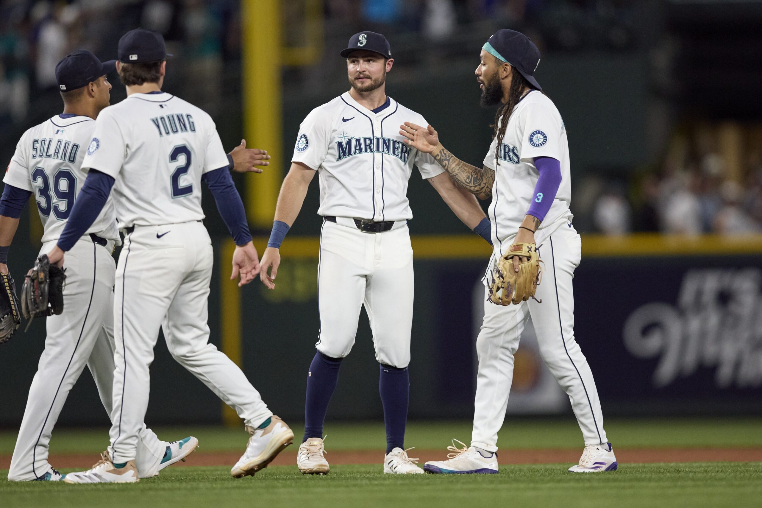 The San Diego Padres (74–58) visit the Seattle Mariners (71–61) at T‑Mobile Park for the series finale on August 27, 2025, with Padres listed as –196 moneyline favorites and Mariners at +162, as sportsbooks peg the total at 8.5 runs. San Diego vs Seattle AI Prediction: Free MLB Betting Insights for Aug 27. Credit USA TODAY/IMAGN