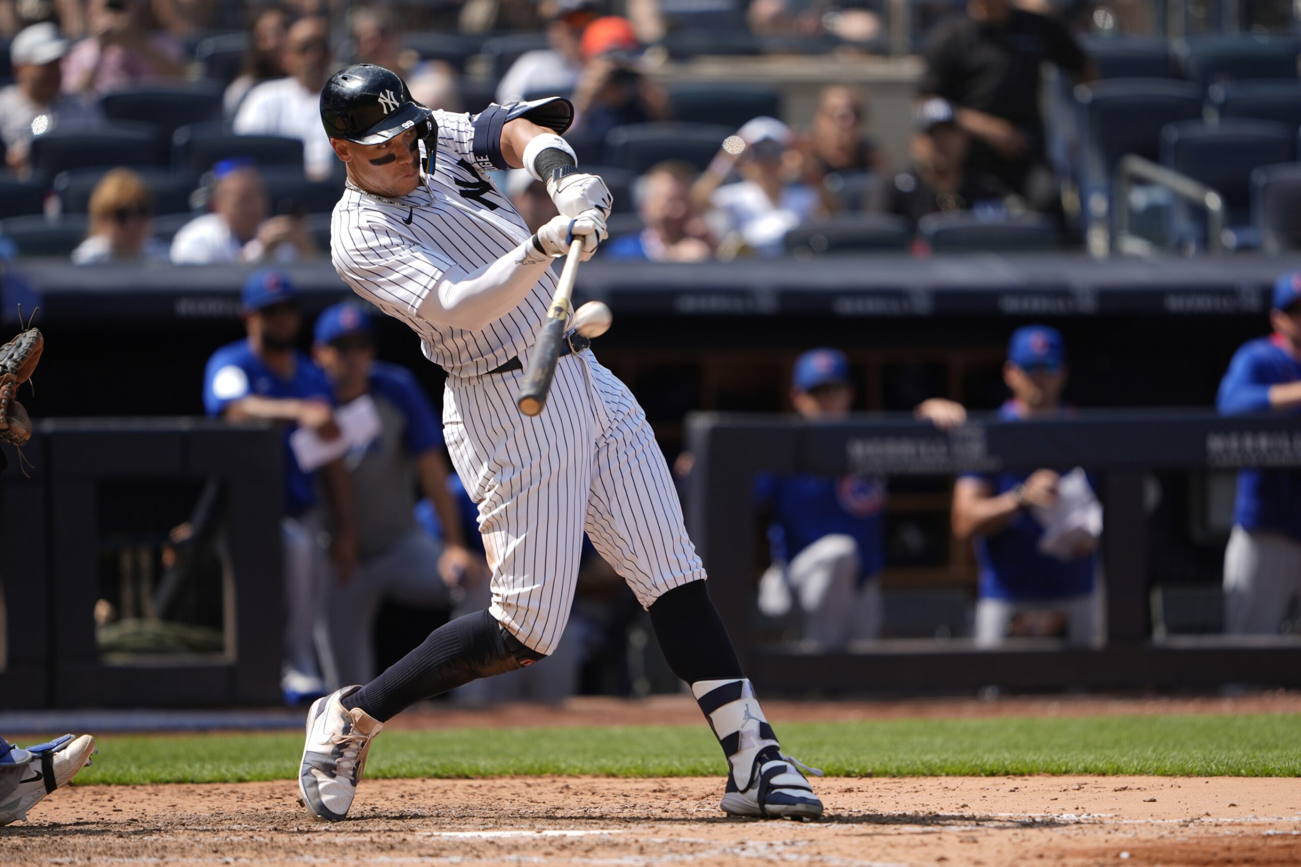 The Minnesota Twins (56–61) travel to Yankee Stadium to face the New York Yankees (64–56) in a pivotal late-season matchup with playoff implications on the line for both clubs. Oddsmakers have installed New York as moderate home favorites with a total around 8.5 runs, suggesting a competitive, pitching-driven game with selective offensive bursts. Minnesota vs New York AI Prediction: Free MLB Betting Insights for Aug 13. Credit USA TODAY/IMAGN