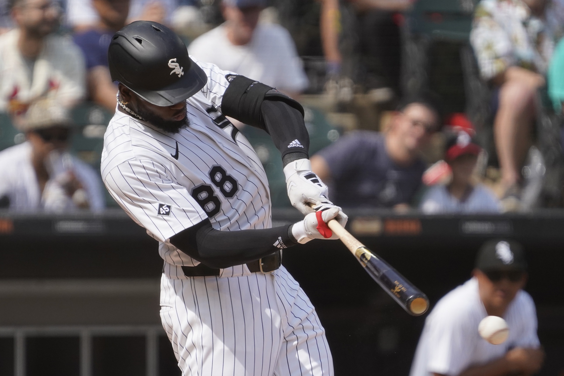 The Chicago White Sox hit the road to take on the Pittsburgh Pirates at PNC Park in the first game of a three‑game interleague set. With young arms on both sides and playoff hopes fleeting for both clubs, this showdown could come down to bullpen depth and execution in tight situations. Chicago White Sox vs Pittsburgh AI Prediction: Free MLB Betting Insights for Jul 18. Credit USA TODAY/IMAGN