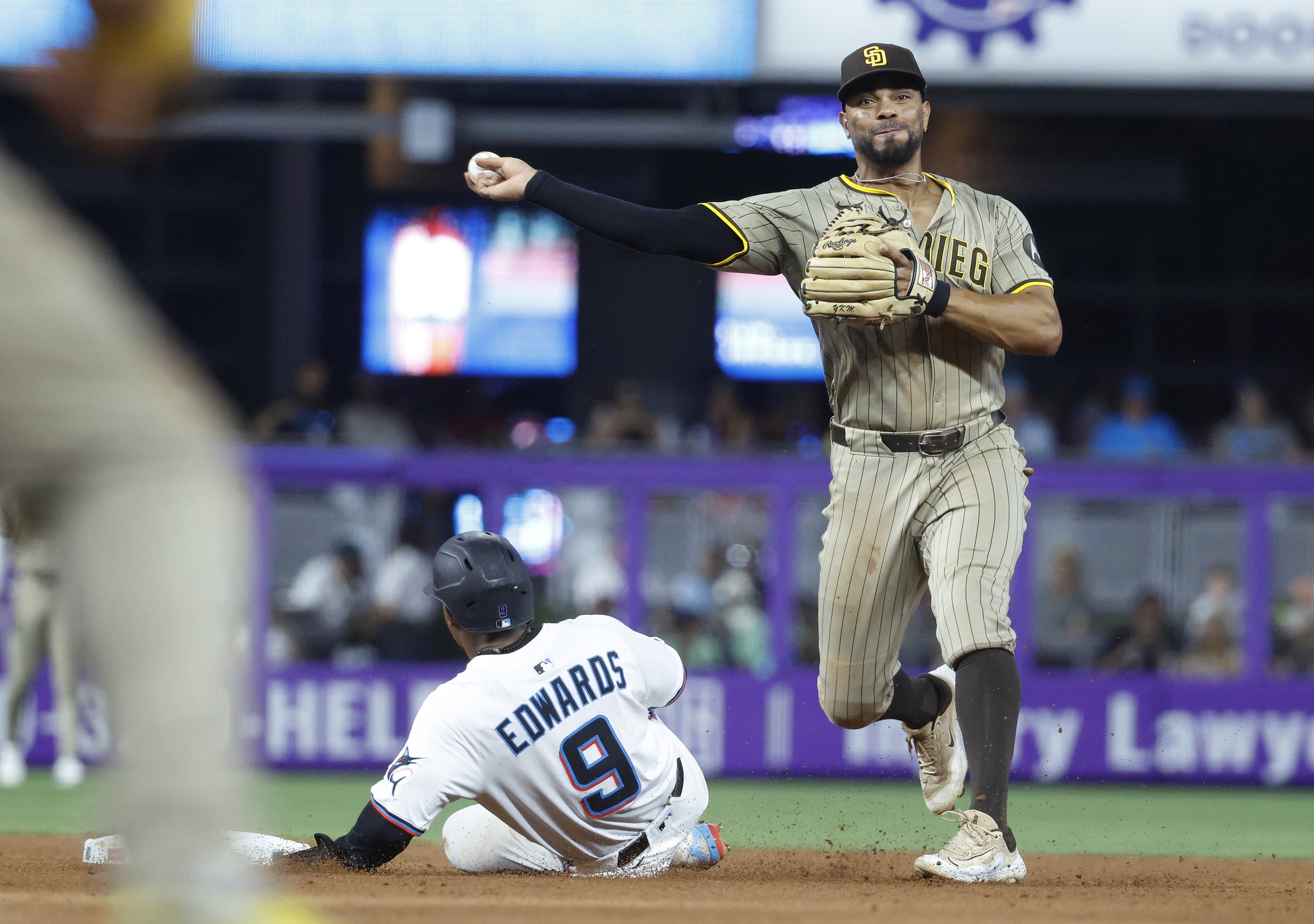 The San Diego Padres (55–45) visit LoanDepot Park to take on the Miami Marlins (47–52) on Tuesday, July 22, 2025. Miami is a slight favorite (–112 ML, +1.5 run line), with the total set at 8 runs—indicating an expectation for a competitive, mid-range scoring game. San Diego vs Miami AI Prediction: Free MLB Betting Insights for Jul 22. Credit USA TODAY/IMAGN
