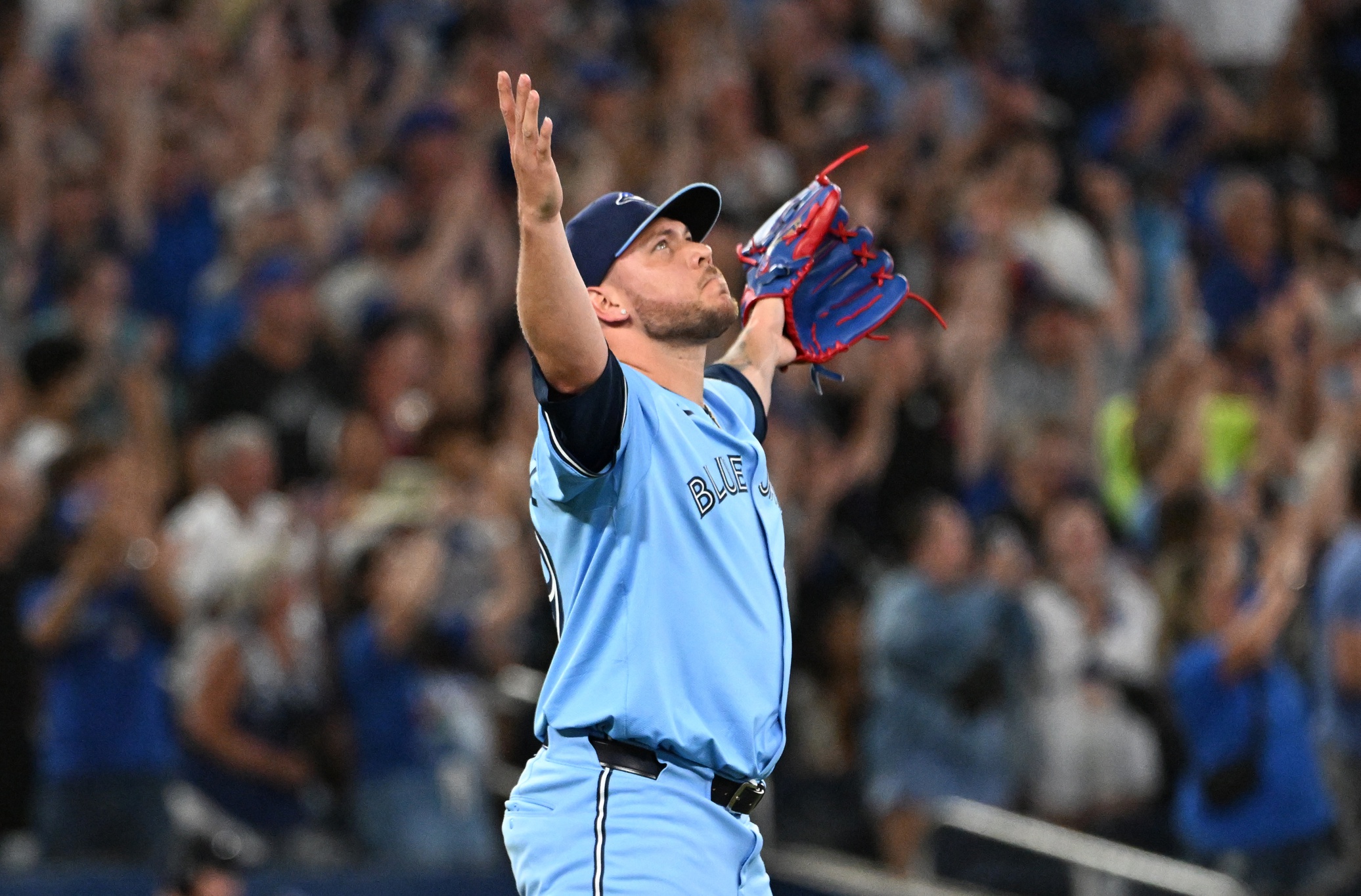 The Chicago Cubs (67–50) visit the Toronto Blue Jays (70–50) at Rogers Centre on Wednesday, August 13, 2025, with Toronto established as home favorites at around –132 on the moneyline and –1.5 on the run line, while the total is set at 8.5 runs—indicating expectations for a balanced, strategy-driven contest lean­ing on pitching and situational hitting. Chicago vs Toronto Blue AI Prediction: Free MLB Betting Insights for Aug 13. Credit USA TODAY/IMAGN