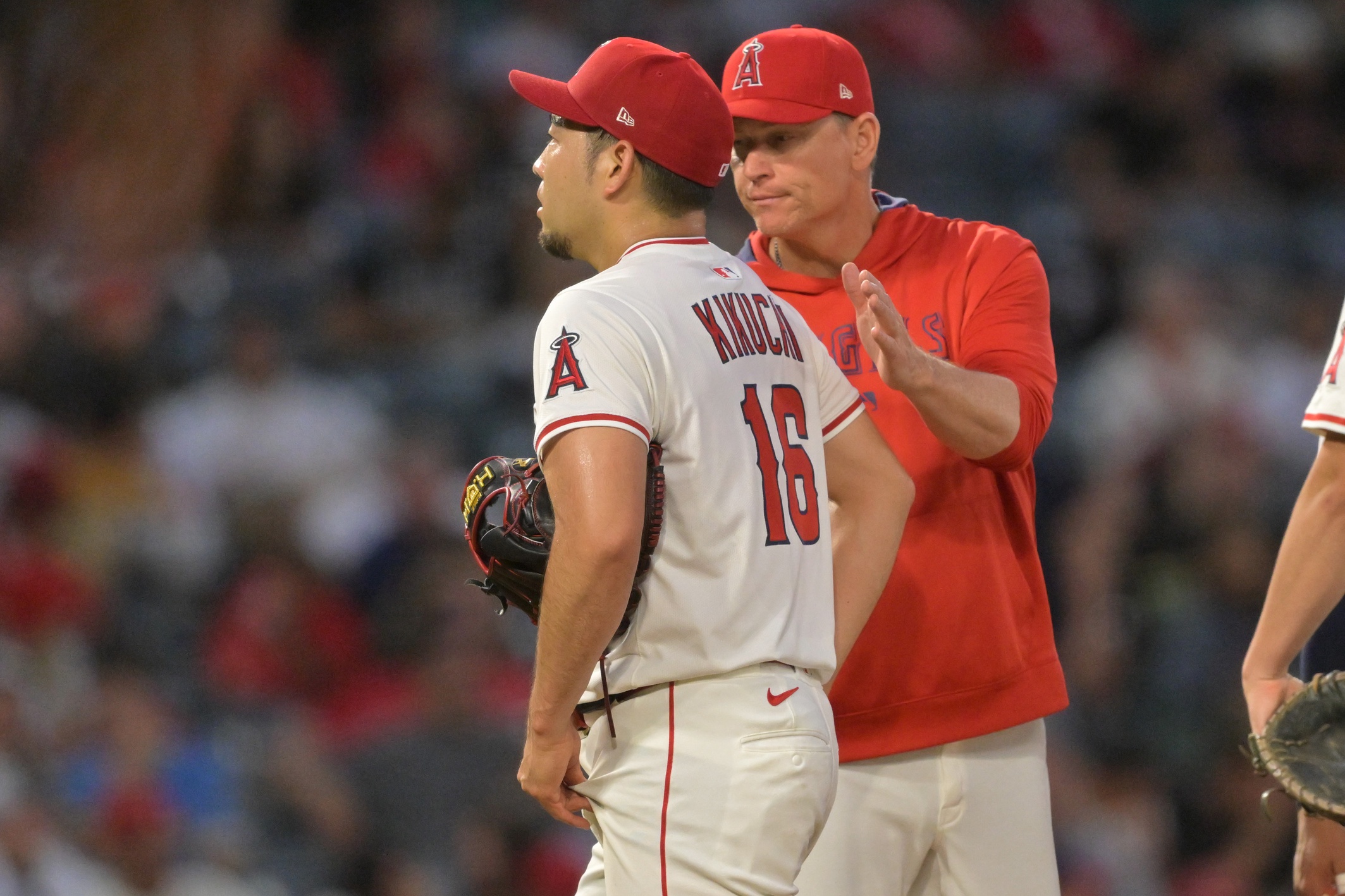 The Seattle Mariners (53–47) head to Angel Stadium on July 25, 2025, to take on the Los Angeles Angels (49–51) in a critical AL West interleague tilt as both clubs jockey for postseason positioning. Seattle enters seeking consistency on the road, while Los Angeles leans on home familiarity and an offense clicking above league-average since May. Seattle vs Los Angeles Angels AI Prediction: Free MLB Betting Insights for Jul 25. Credit USA TODAY/IMAGN
