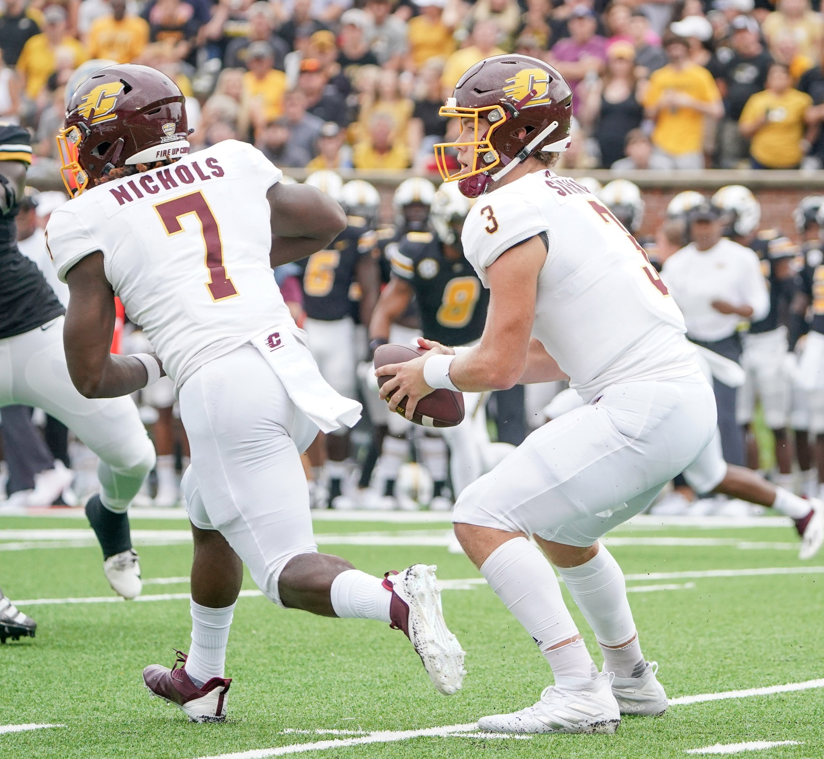  Central Michigan vs Western Michigan AI Prediction: Free CFB Betting Insights for Nov 01. Credit USA TODAY/IMAGN