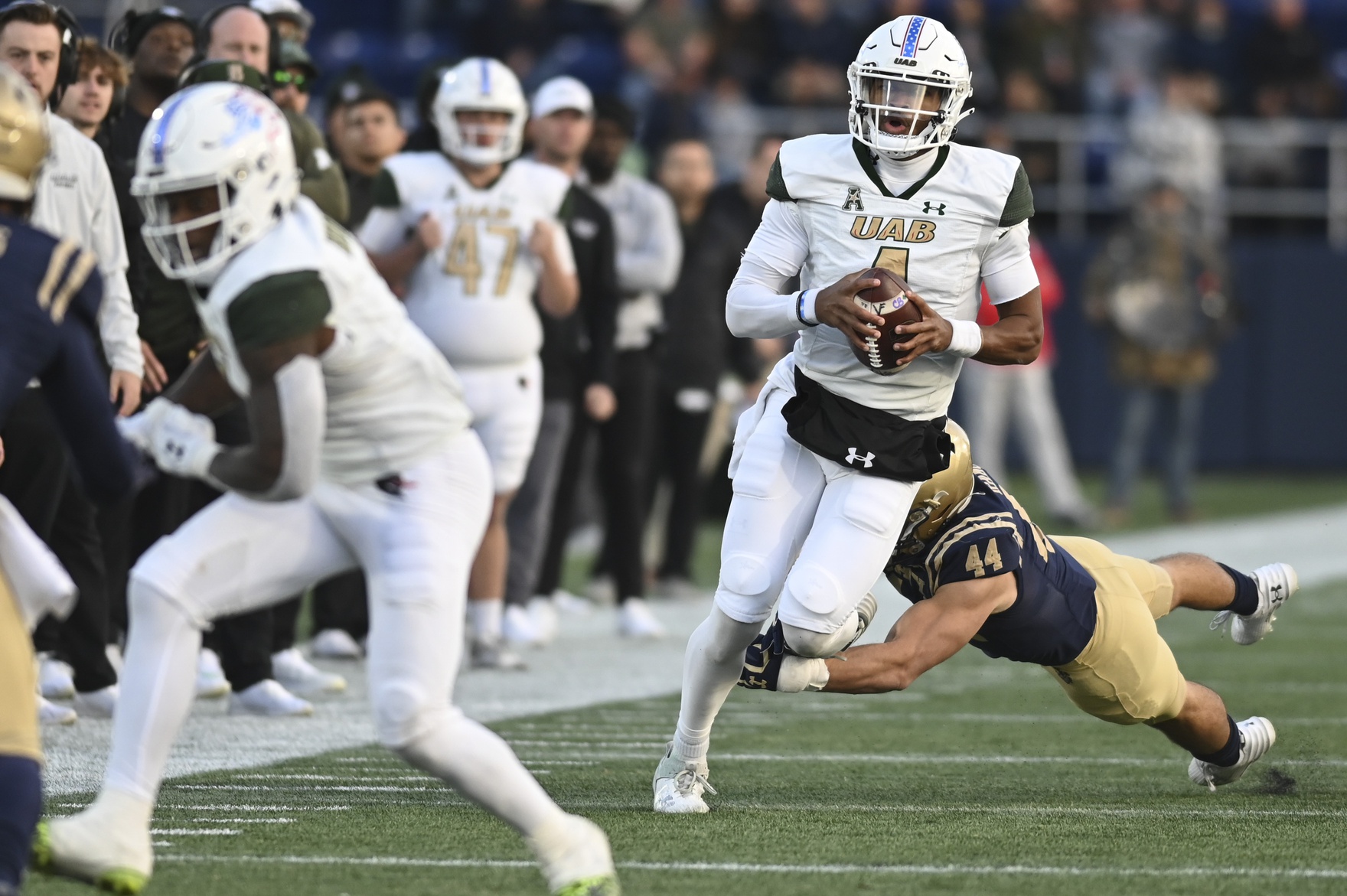 The mid-September matchup pits the winless Akron Zips (0-2) against the UAB Blazers (1-1) at Protective Stadium in Birmingham. UAB opened as an 11.5-point favorite, with the total set near 53.5—a line that signals expectations of Blazer control but leaves room for swings via turnovers or Red Zone inefficiency.   Akron vs UAB AI Prediction: Free CFB Betting Insights for Sep 13. Credit USA TODAY/IMAGN