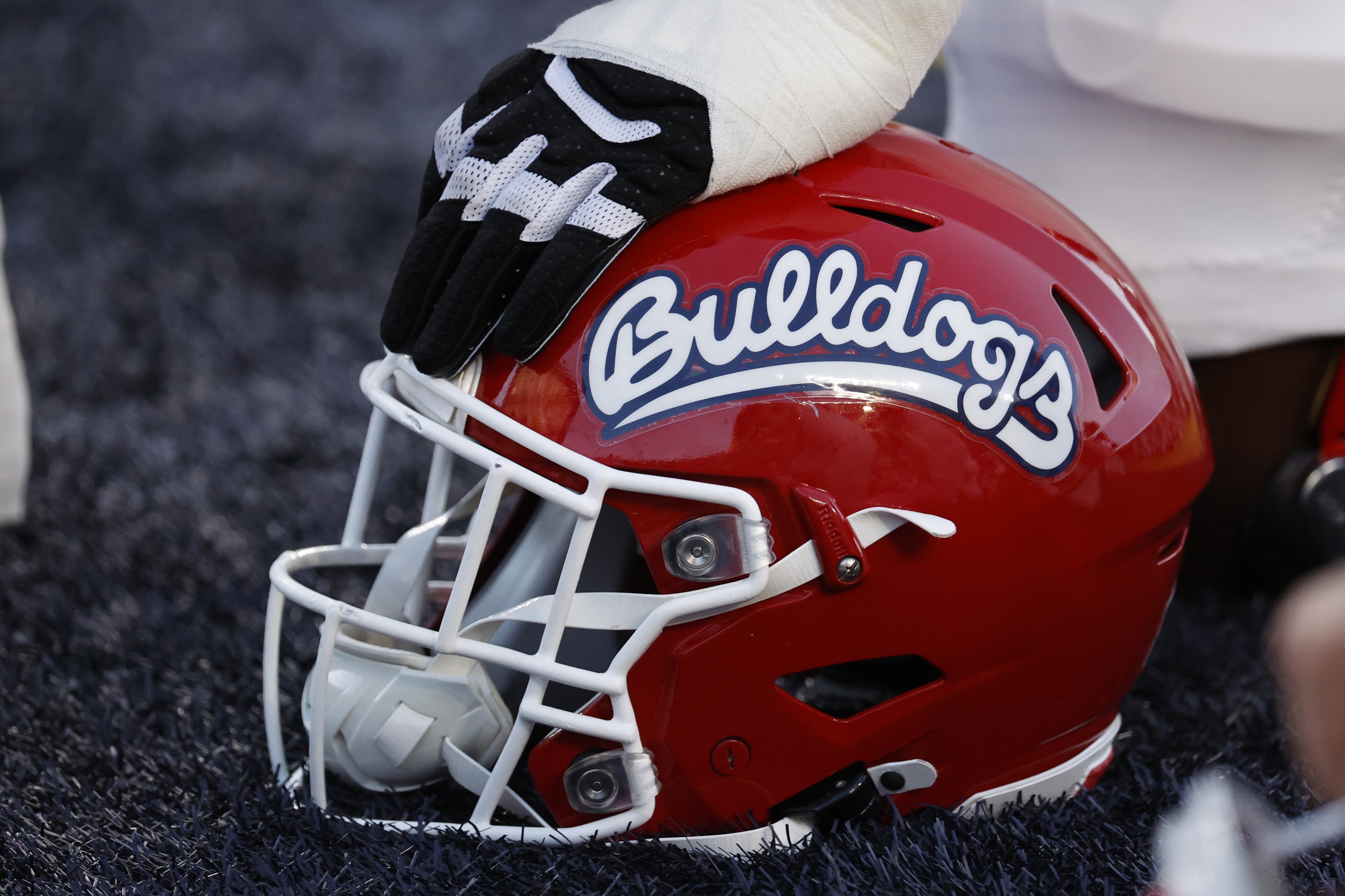 Georgia Southern opens its season on the road in Fresno, meeting a Fresno State program in transition yet determined to rebound after a middling 6–7 campaign under an interim head coach. The Eagles, coming off an 8–5 season in the Sun Belt, seek to build early momentum, while the Bulldogs aim to assert control under new leadership in the Mountain West. Georgia Southern vs Fresno State AI Prediction: Free CFB Betting Insights for Aug 30. Credit USA TODAY/IMAGN