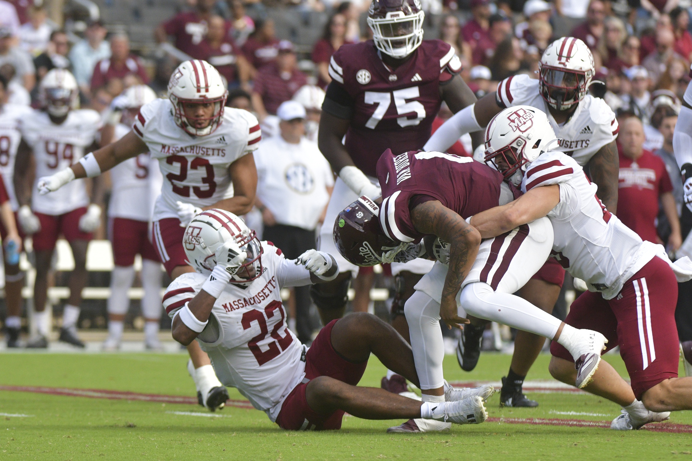 Arizona State, the defending Big 12 champions and College Football Playoff participants, head to Starkville on September 6, 2025, riding early-season momentum after a solid 38–19 season-opening victory over Northern Arizona behind dual-threat QB Sam Leavitt. Mississippi State returns to Davis Wade Stadium looking to continue its perfect season-opening streak under second-year coach Jeff Lebby, having started 1–0 again this year and aiming to showcase stability and bounce-back ability at home. Arizona State vs Mississippi State AI Prediction: Free CFB Betting Insights for Sep 06. Credit USA TODAY/IMAGN
