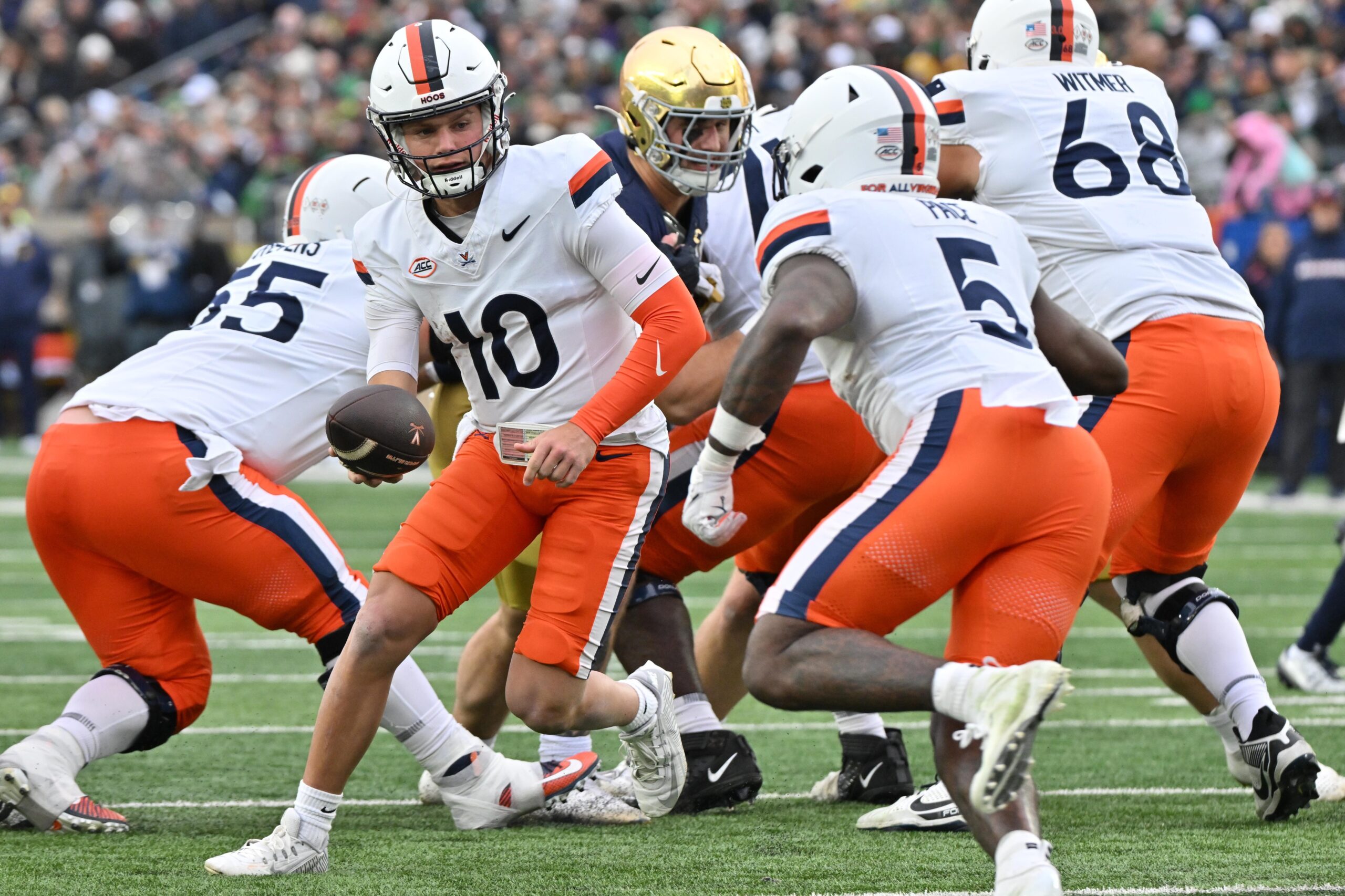 Coastal Carolina opens its 2025 campaign at Virginia, seeking a statement against an ACC opponent after a mixed 6–7 season a year ago. Virginia aims to rebound from a 5–7 campaign and assert early confidence in conference play. Coastal Carolina vs Virginia AI Prediction: Free CFB Betting Insights for Aug 30. Credit USA TODAY/IMAGN