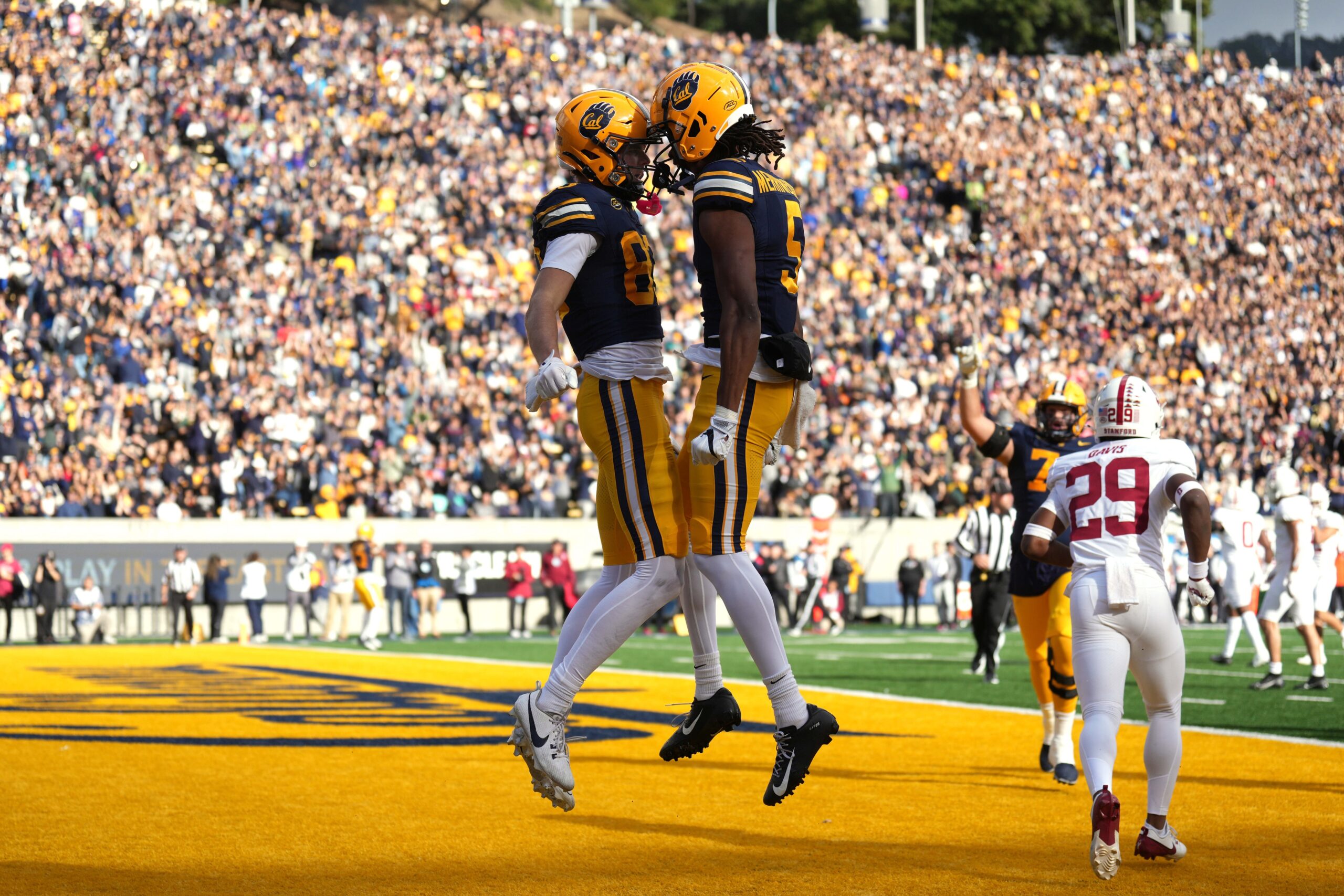 Minnesota heads west to Berkeley on Saturday, September 13, 2025, for a Power-Five crossover at California Memorial Stadium, where both teams arrive 2-0 and the market has the Gophers as narrow road favorites. Consensus pricing sits around Minnesota −2 to −2.5 with a low total near 44–44.5, flagging a possession-driven game in which red-zone finishing and field position loom large. Minnesota vs California AI Prediction: Free CFB Betting Insights for Sep 13. Credit USA TODAY/IMAGN