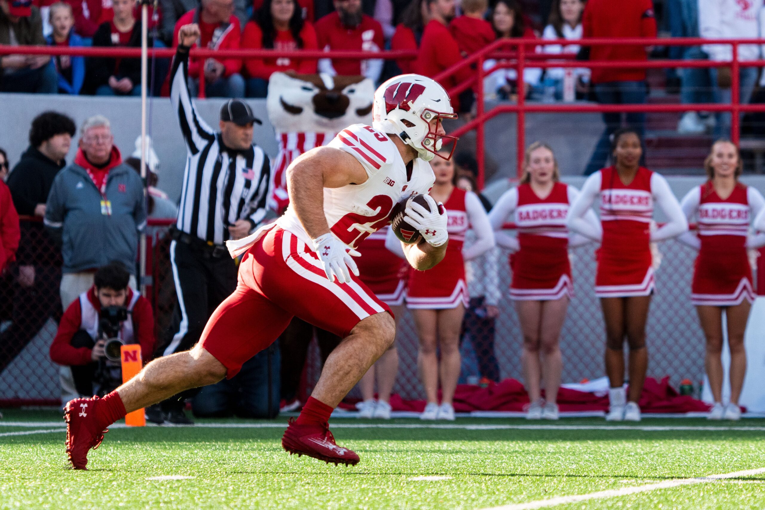  Iowa vs Wisconsin AI Prediction: Free CFB Betting Insights for Oct 11. Credit USA TODAY/IMAGN