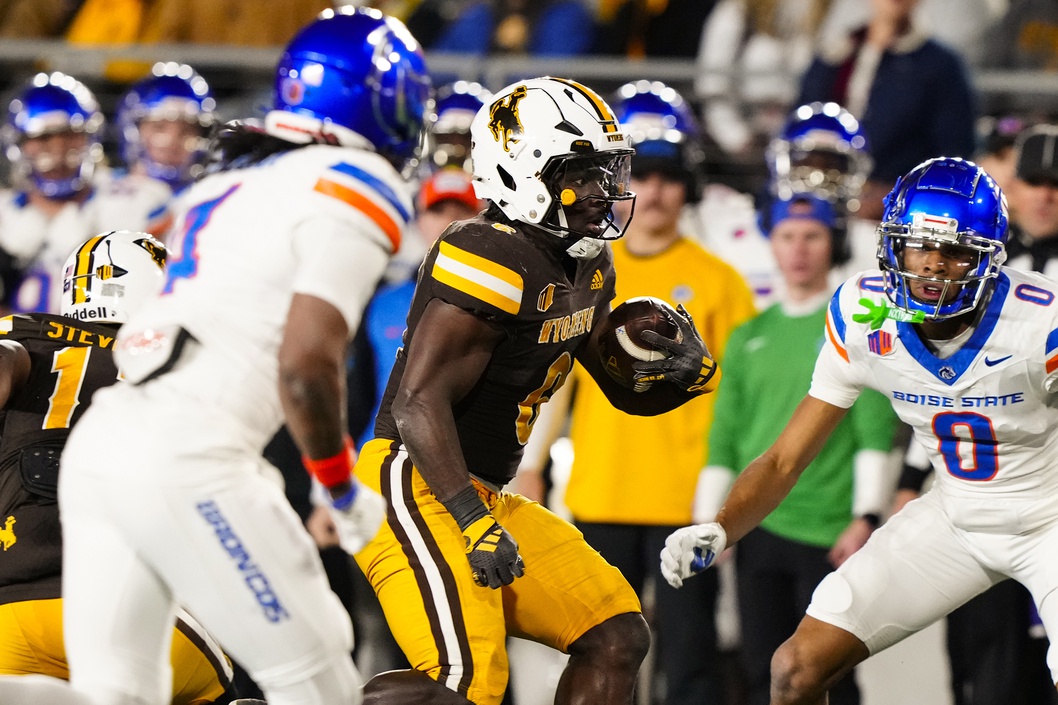 Utah heads to Laramie to face Wyoming in a matchup that caps the Utes’ non-conference slate as they attempt to assert their Big 12 identity, while the Cowboys look to capitalize on home-field advantage to stun a ranked opponent. Markets opened with Utah as a massive 23.5-point favorite and a total of 48, signaling expectations of dominance but also massive leverage on red-zone execution. Utah vs Wyoming AI Prediction: Free CFB Betting Insights for Sep 13. Credit USA TODAY/IMAGN
