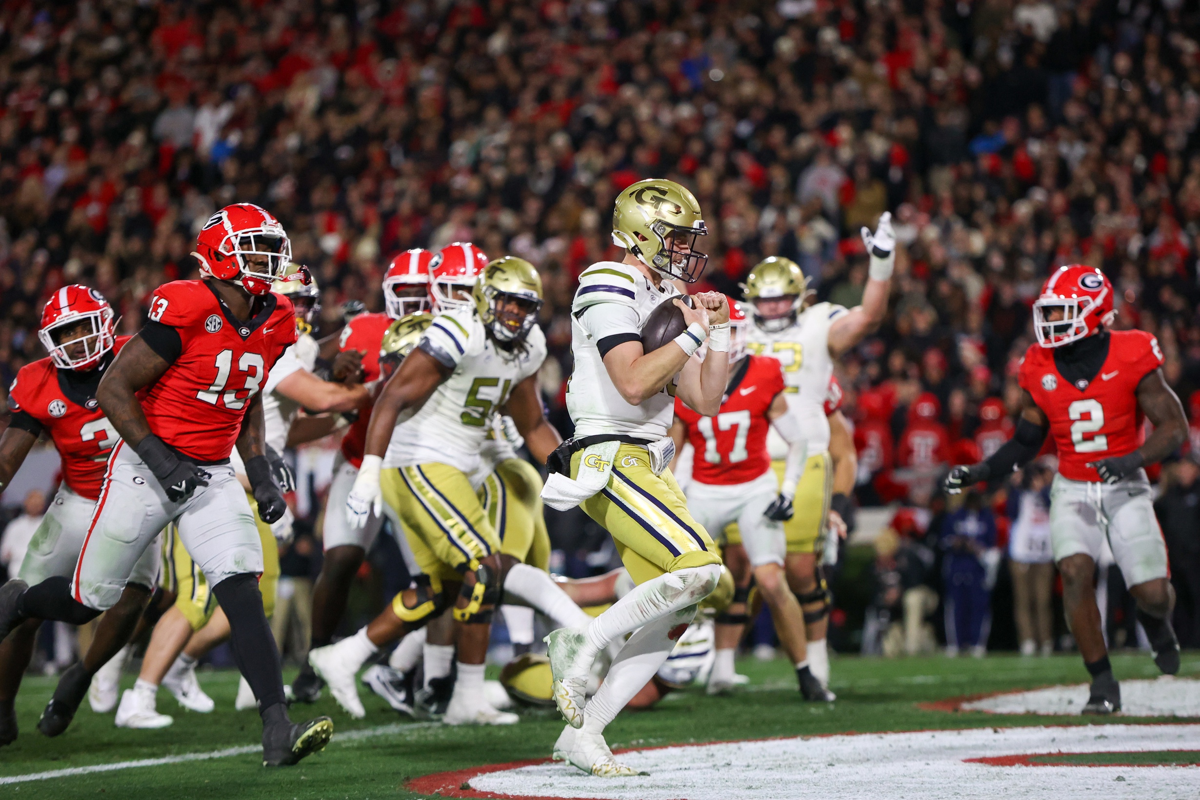 Clemson travels to Atlanta to face Georgia Tech on Saturday in a pivotal early–season ACC showdown, with Clemson entering as approximately a –4.5 point favorite and analysts pointing to the Yellow Jackets’ potential for an upset if QB Haynes King is fully healthy. The total hovers near 52.5, signaling expectations for a moderately offensive game where Clemson’s tempo meets Georgia Tech’s rush-heavy approach.  Clemson vs Georgia Tech AI Prediction: Free CFB Betting Insights for Sep 13. Credit USA TODAY/IMAGN