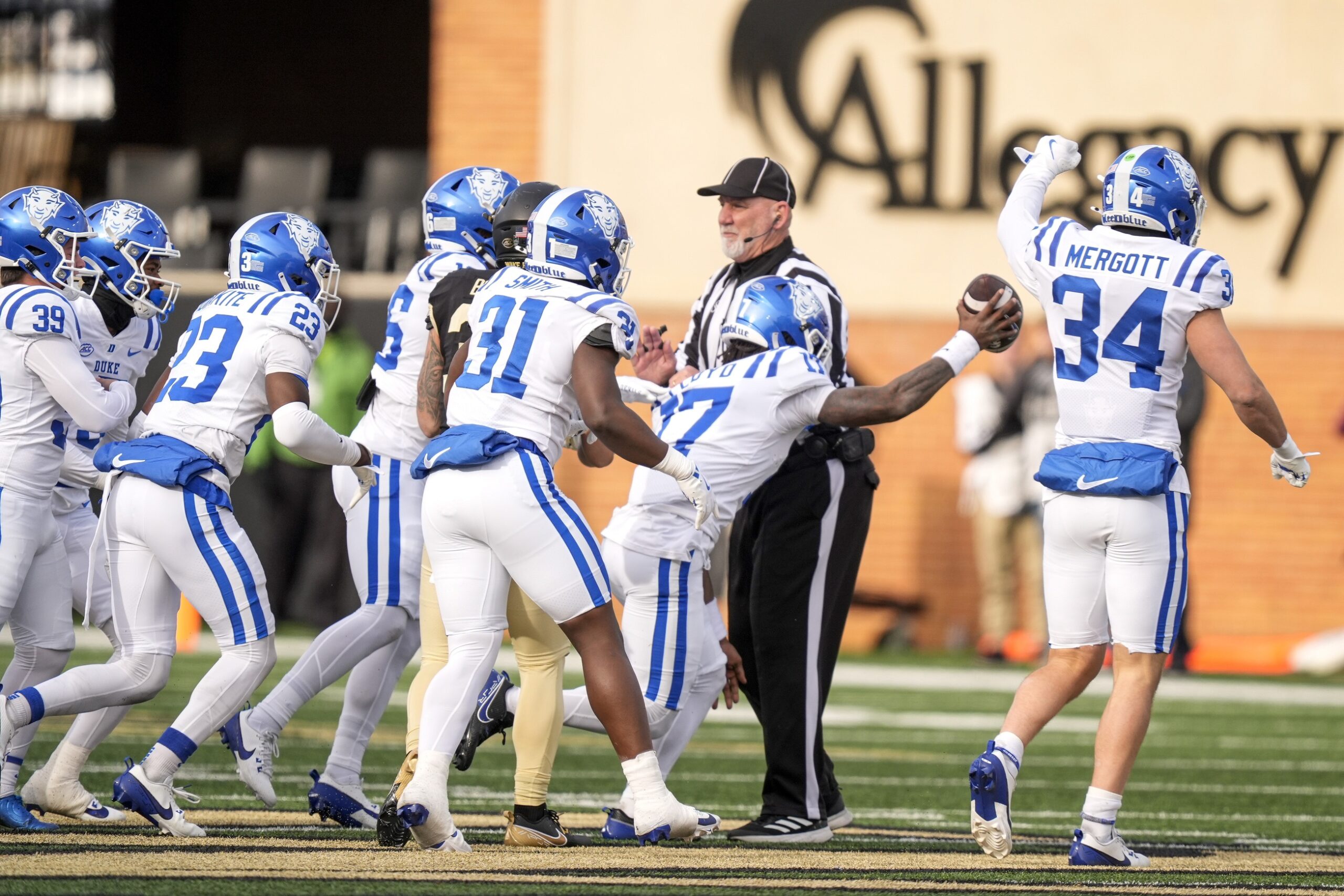  Virginia vs Duke AI Prediction: Free CFB Betting Insights for Nov 15. Credit USA TODAY/IMAGN