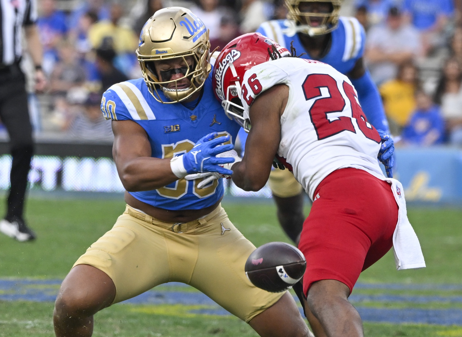 Utah opens its second Big 12 season with a road showdown against the newly transplanted UCLA Bruins — a matchup loaded with conference pride and a test of who’s truly adjusted to their new league. The Utes lean on defensive strength and continuity, while UCLA looks to overturn a forgettable debut in the conference with a refreshed offense under new leadership. Utah vs UCLA AI Prediction: Free CFB Betting Insights for Aug 30. Credit USA TODAY/IMAGN