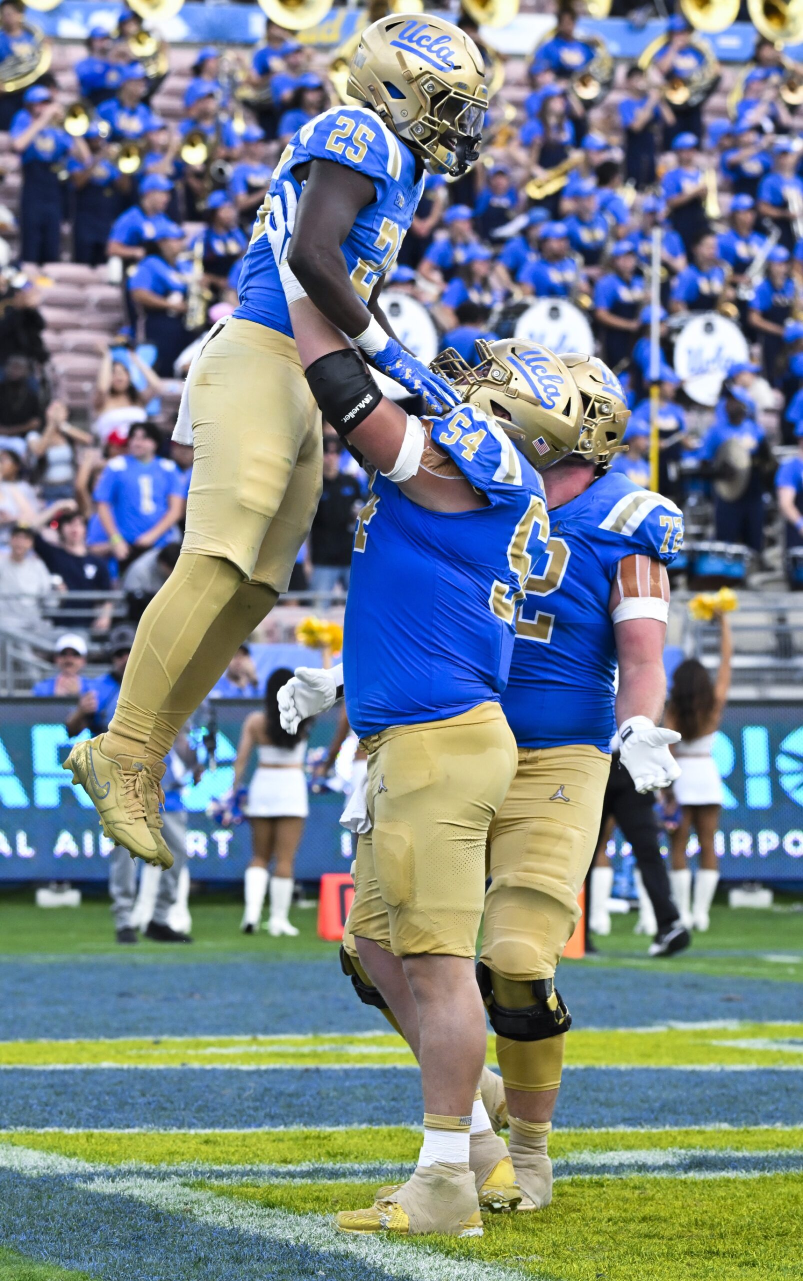 Penn State vs UCLA AI Prediction: Free CFB Betting Insights for Oct 04. Credit USA TODAY/IMAGN