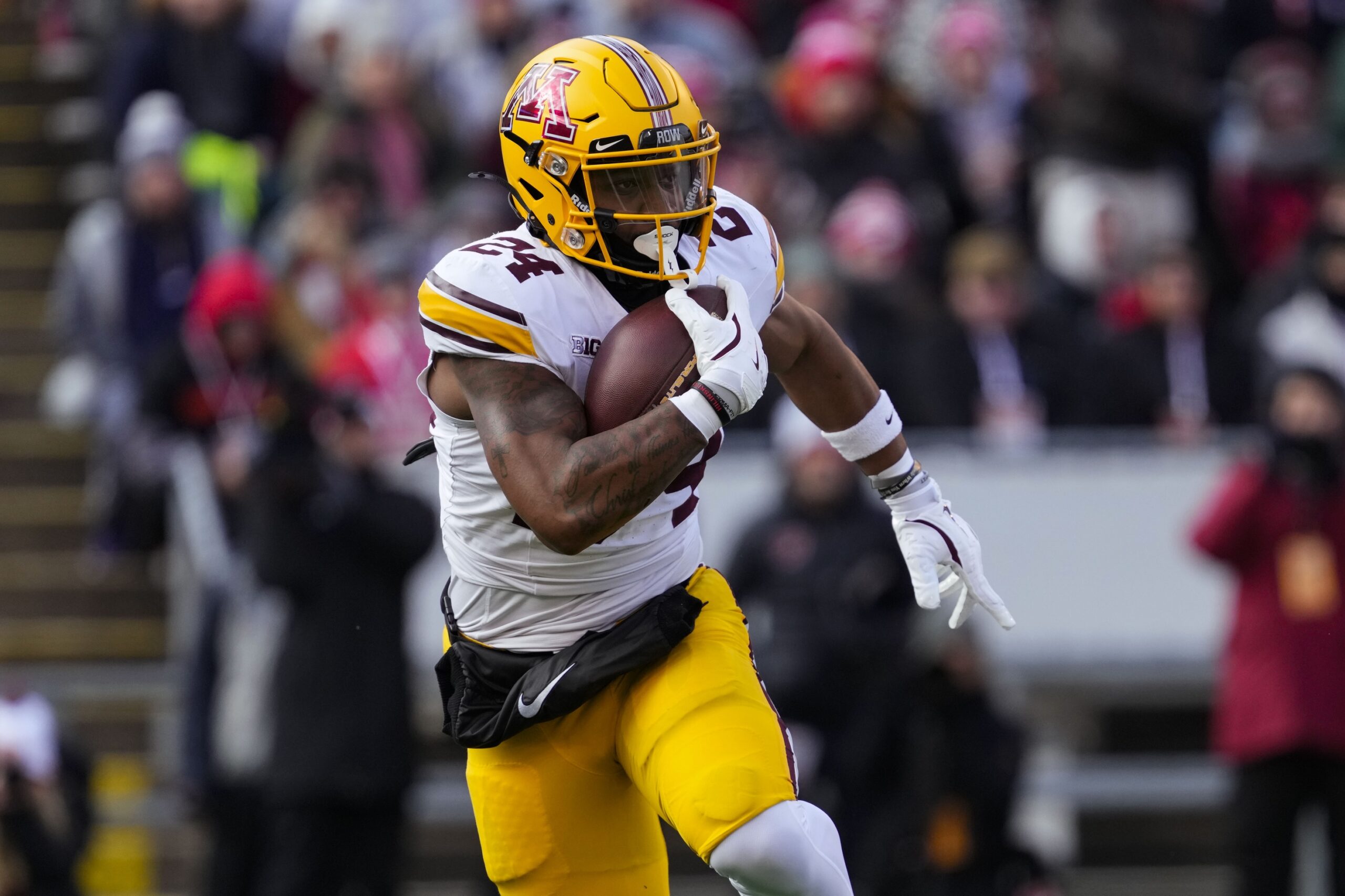  Wisconsin vs Minnesota AI Prediction: Free CFB Betting Insights for Nov 29. Credit USA TODAY/IMAGN