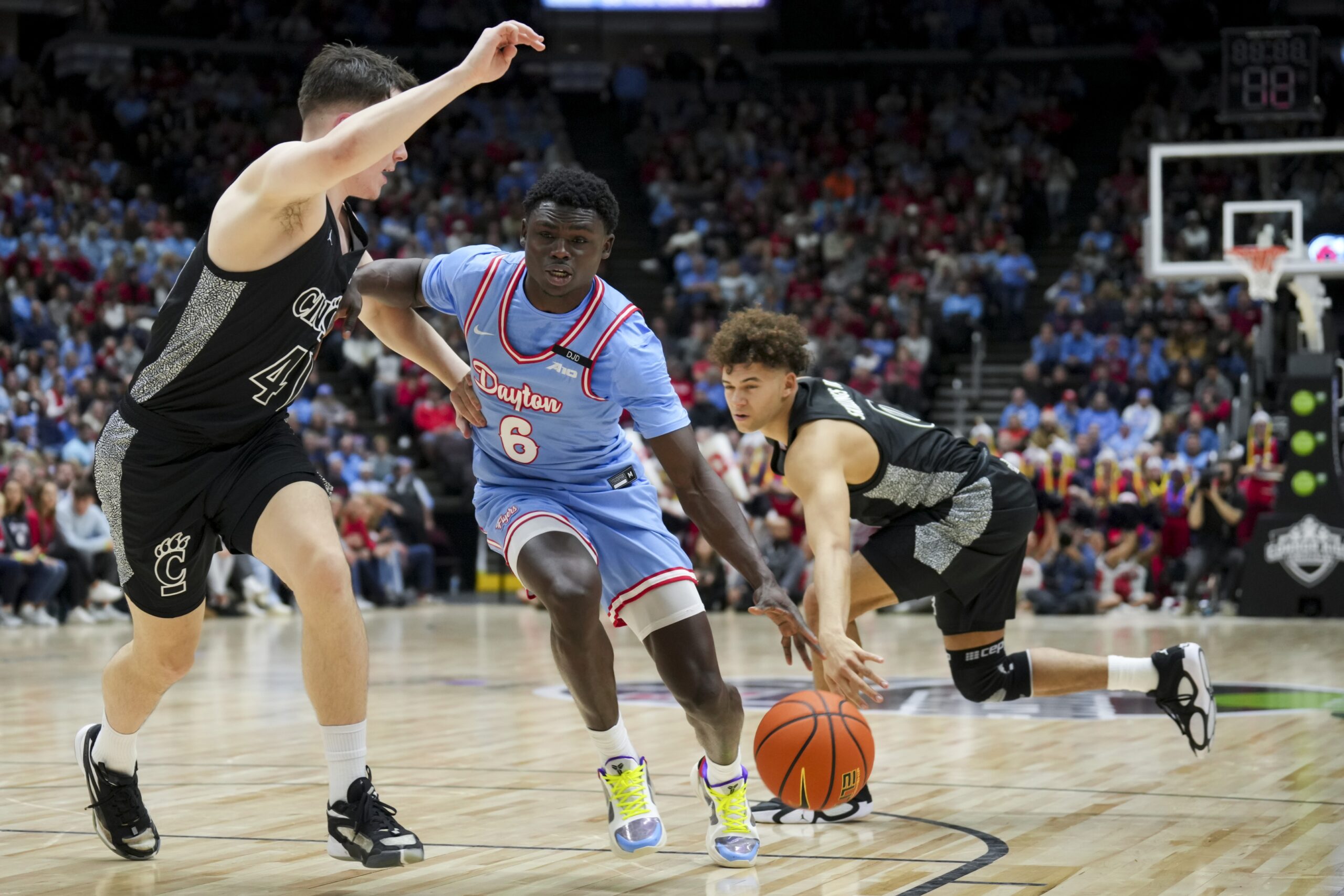  Baylor vs Cincinnati AI Prediction: Free CBB Betting Insights for Jan 01. Credit USA TODAY/IMAGN