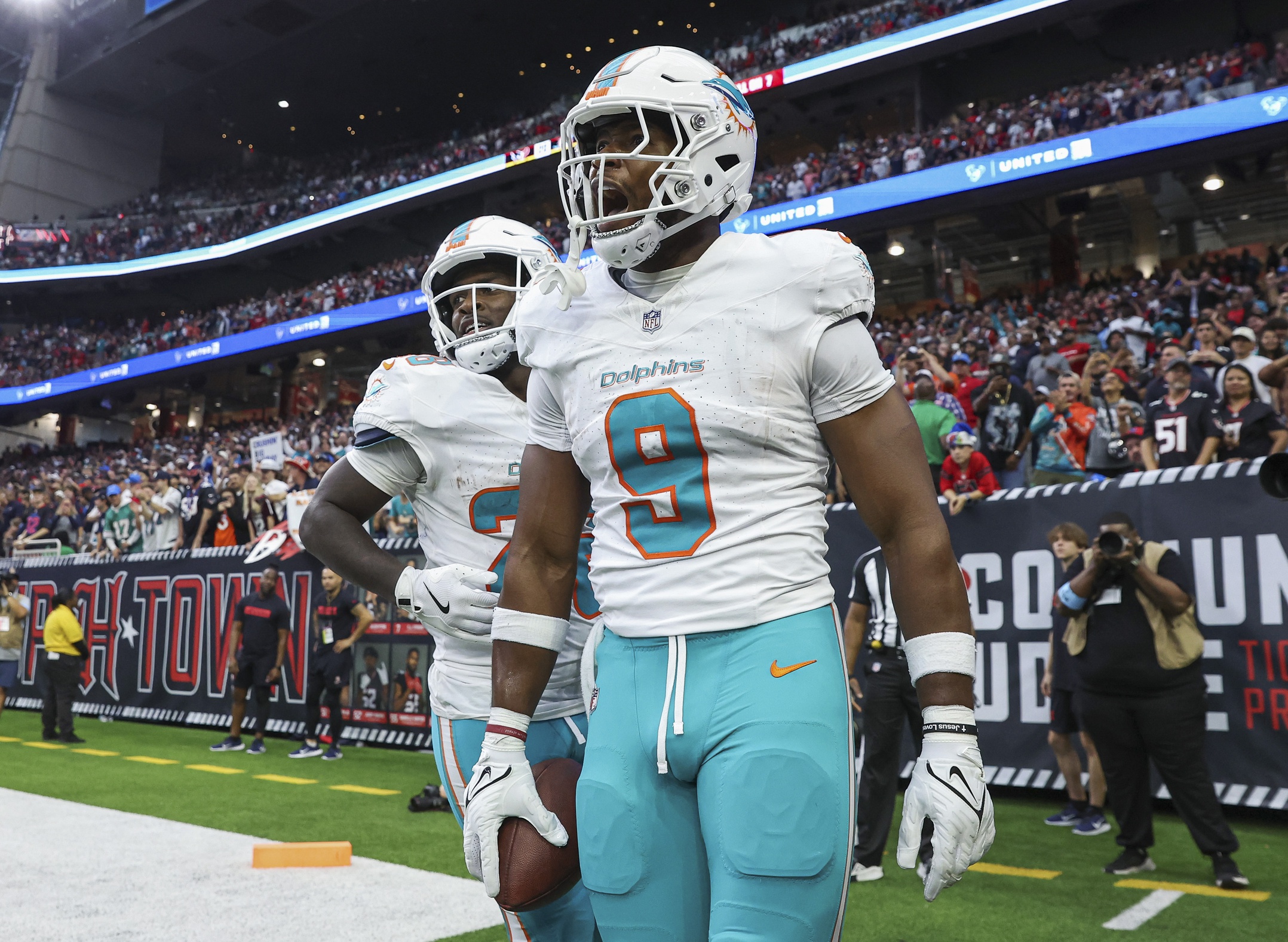  Washington vs Miami AI Prediction: Free NFL Betting Insights for Nov 16. Credit USA TODAY/IMAGN