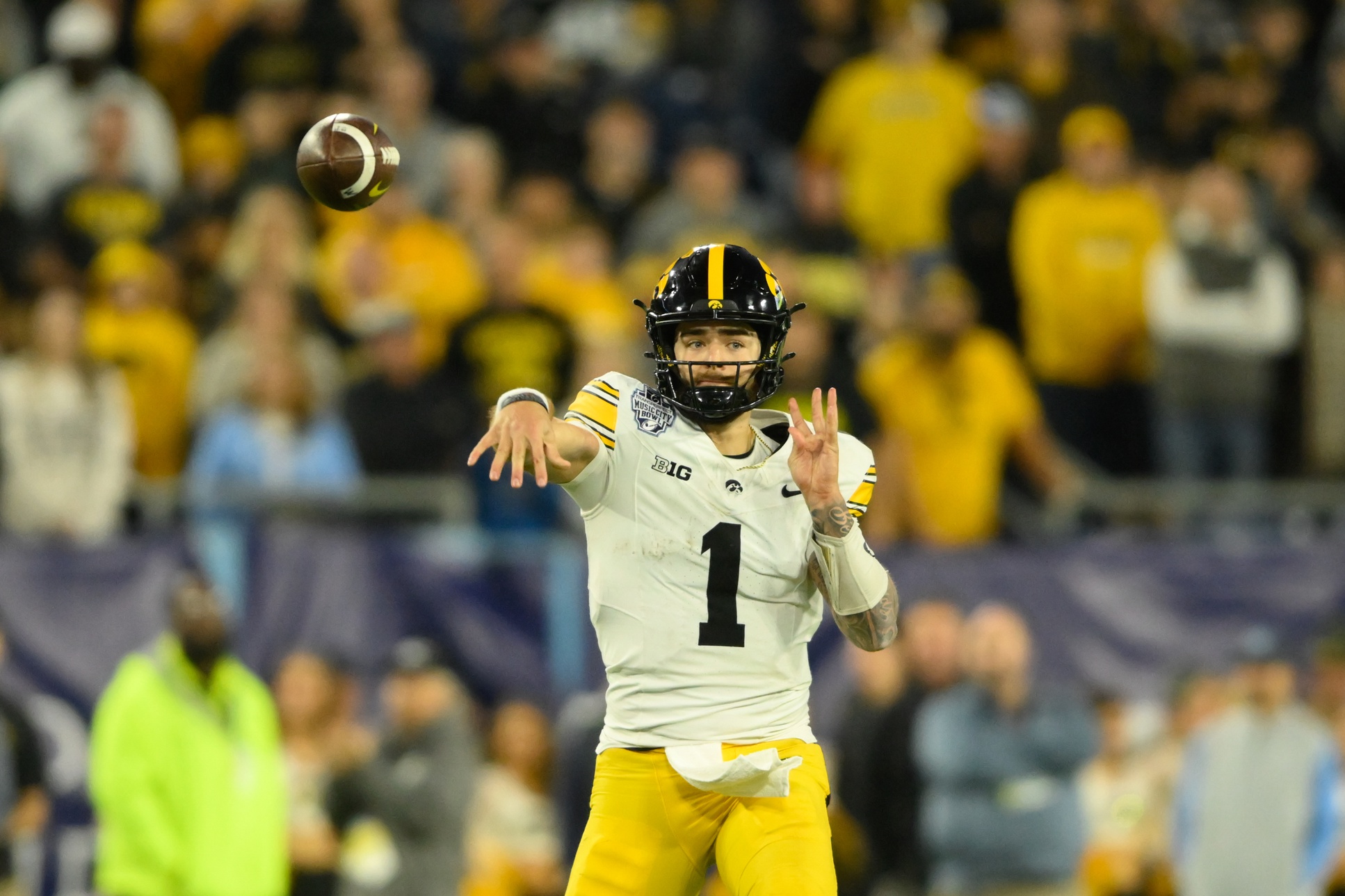  Oregon vs Iowa AI Prediction: Free CFB Betting Insights for Nov 08. Credit USA TODAY/IMAGN