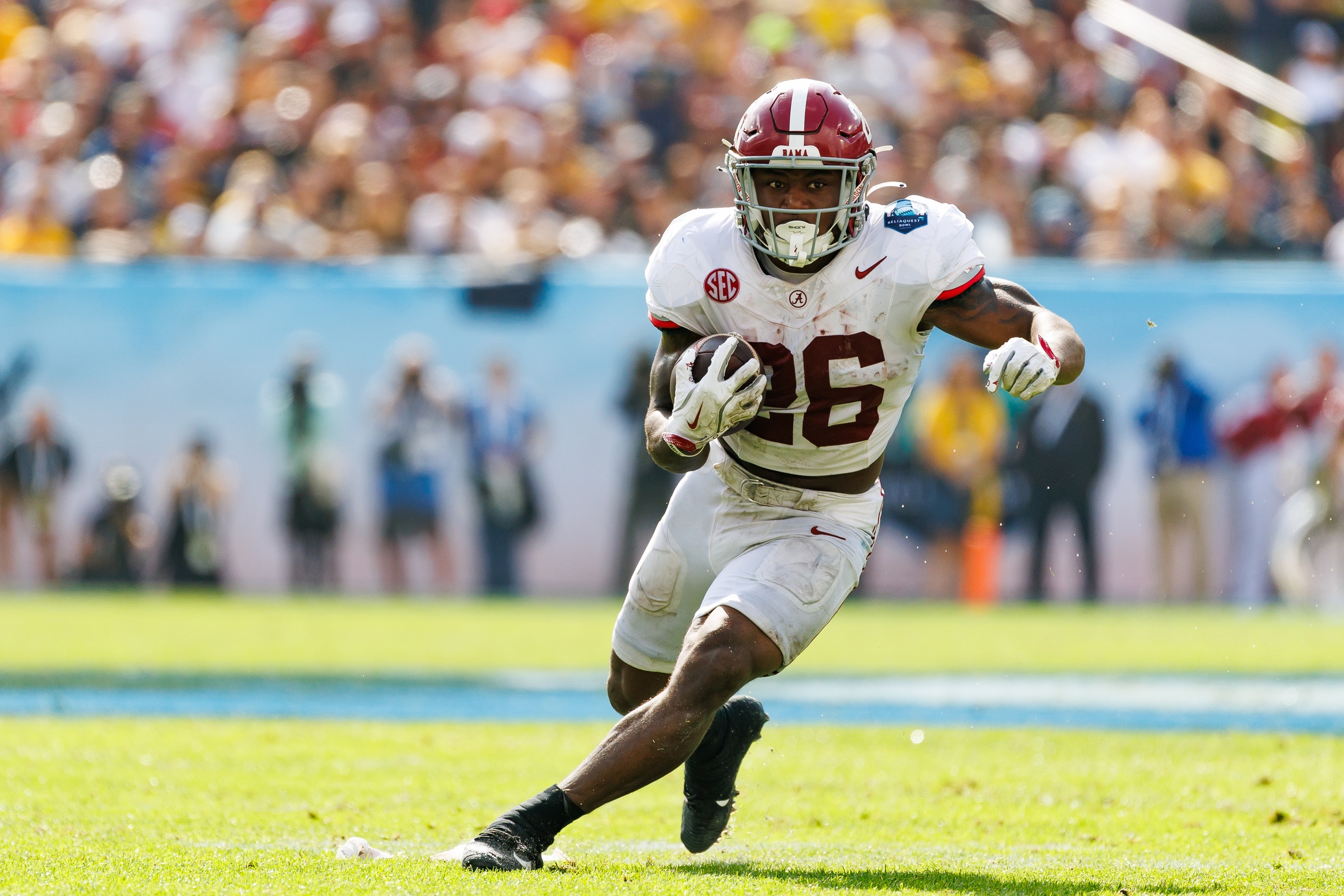  Tennessee vs Alabama AI Prediction: Free CFB Betting Insights for Oct 18. Credit USA TODAY/IMAGN