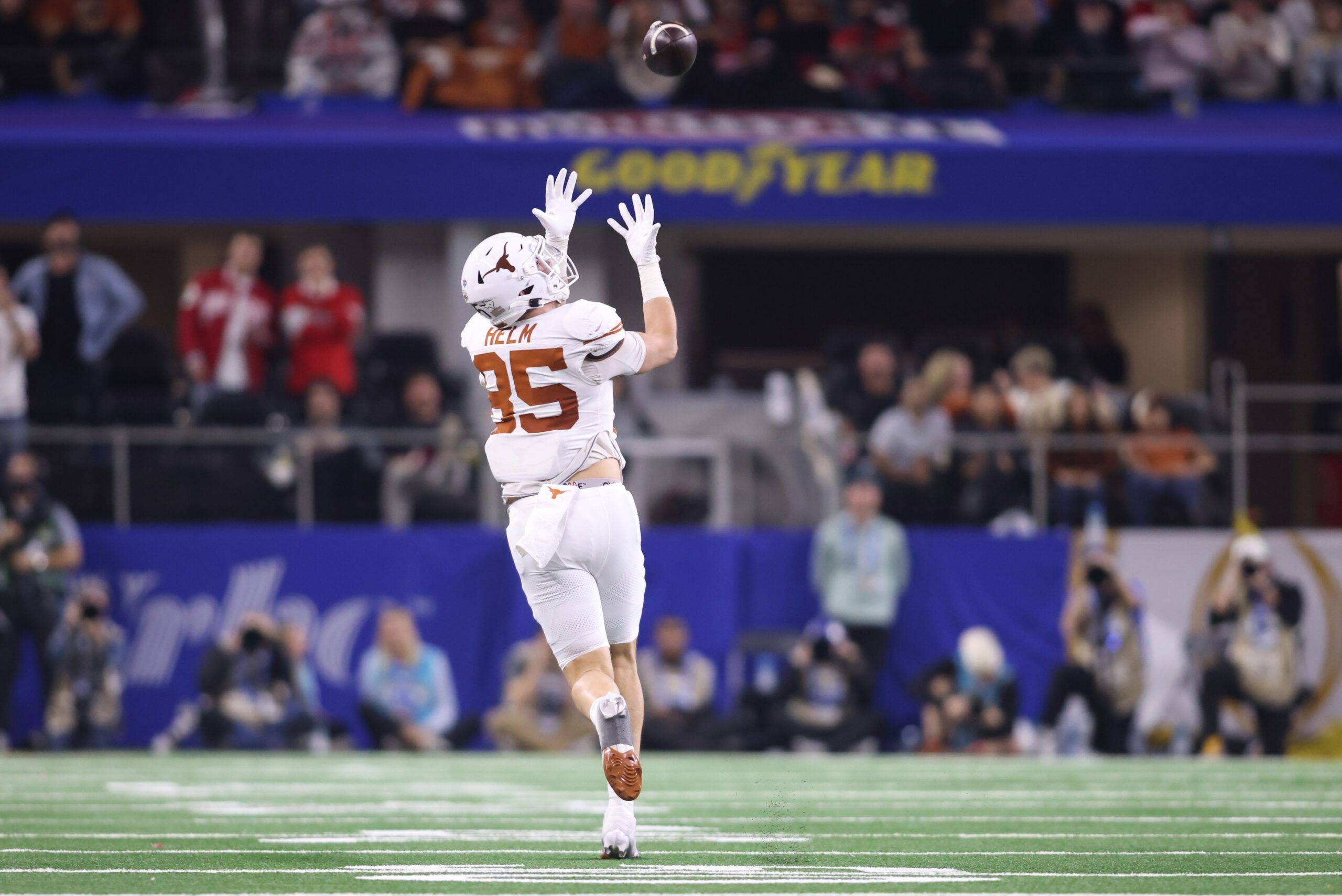 Texas hosts UTEP on Saturday, September 13, 2025, at Darrell K Royal–Texas Memorial Stadium, a Power–Group matchup in which the Longhorns carry heavy favorite status behind a top-10 profile and an SEC-caliber roster. The Miners arrive from Conference USA looking to turn this in-state trip into a payday of reps and a proof-of-concept effort under new leadership, while market screens price this as a massive spread with modest total—classic “few possessions decide the math” territory. UTEP vs Texas AI Prediction: Free CFB Betting Insights for Sep 13. Credit USA TODAY/IMAGN