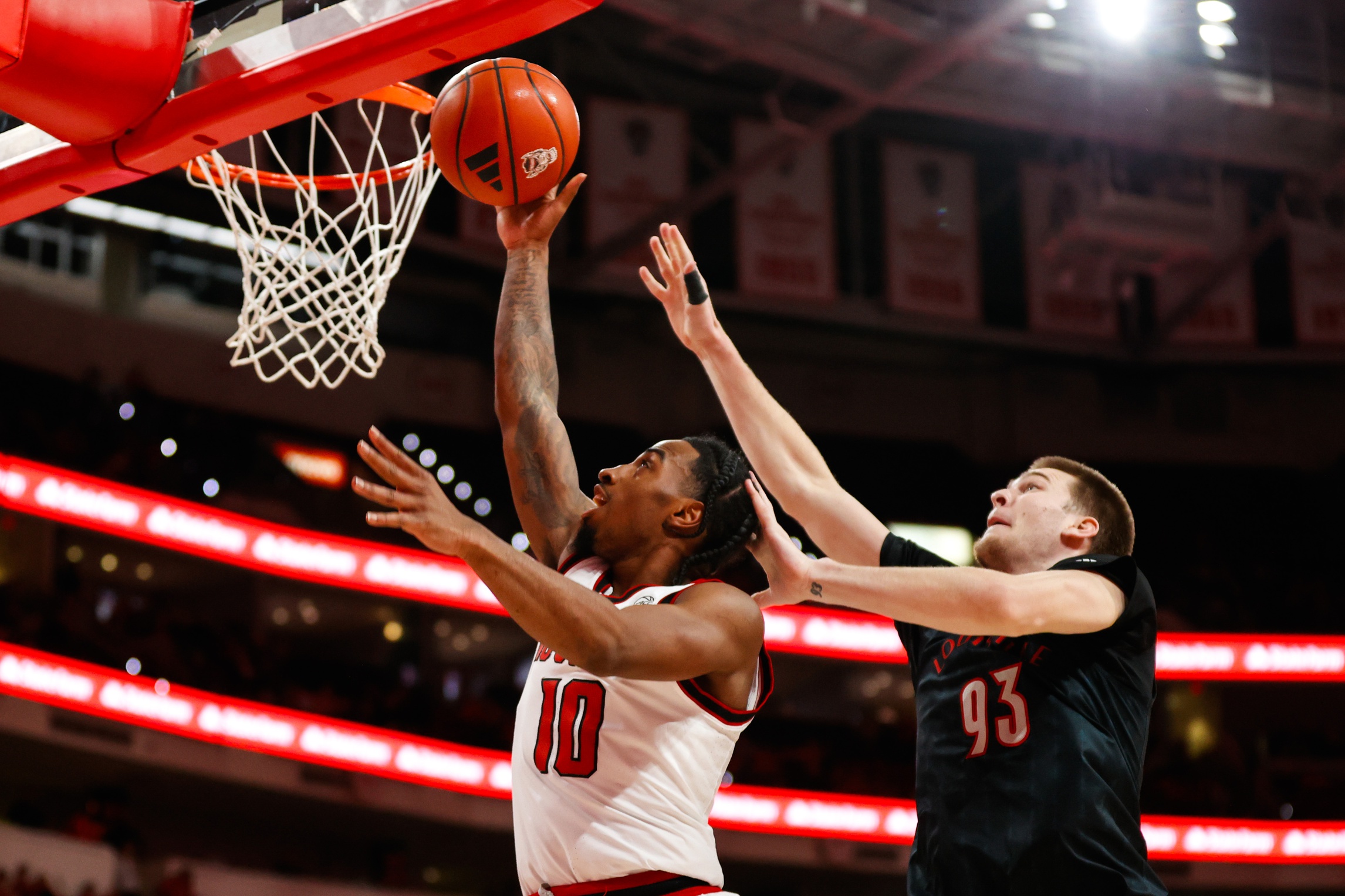NC State vs Clemson AI Prediction: Free CBB Betting Insights for Jan 01. Credit USA TODAY/IMAGN