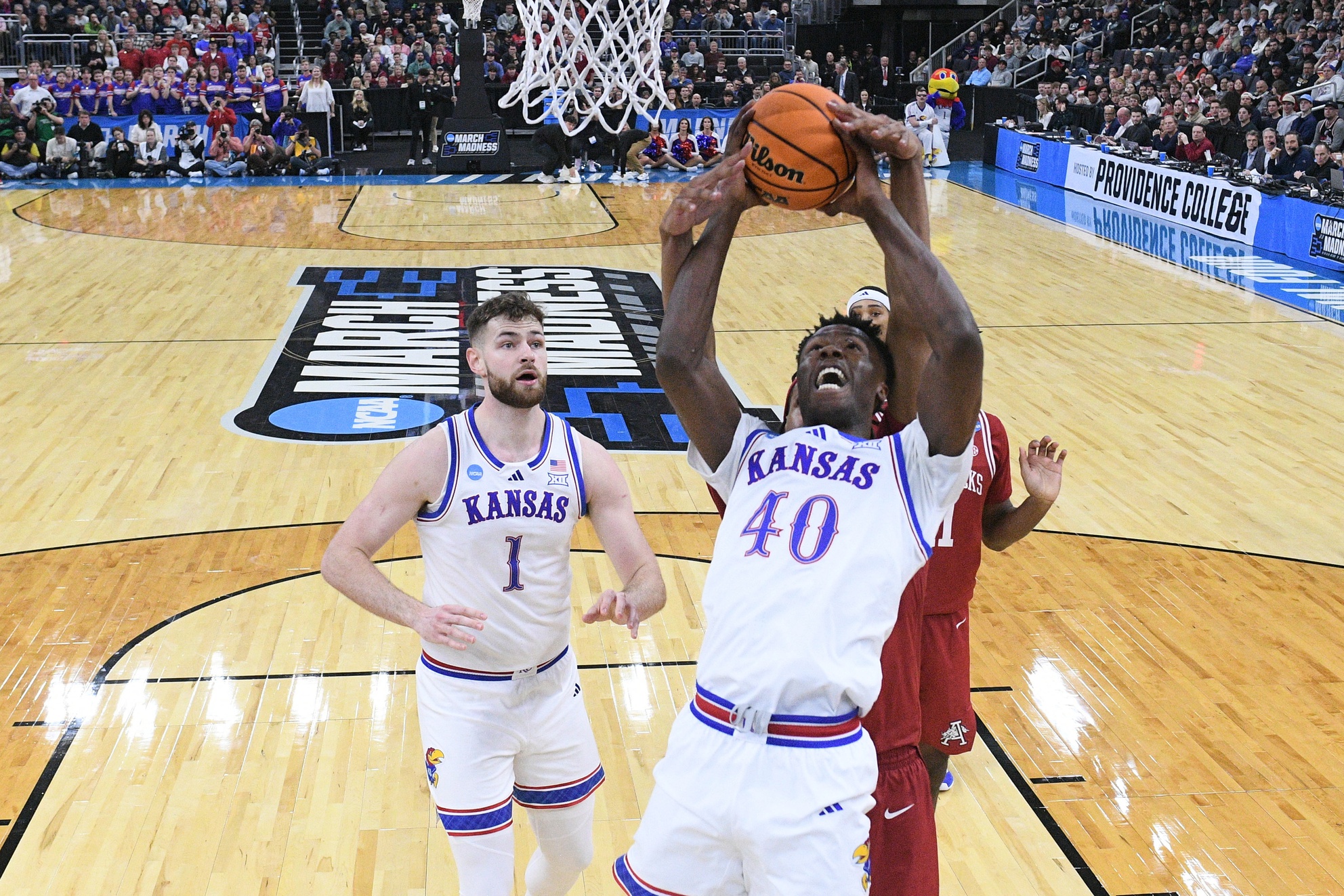  Cincinnati vs Kansas AI Prediction: Free CBB Betting Insights for Jan 01. Credit USA TODAY/IMAGN