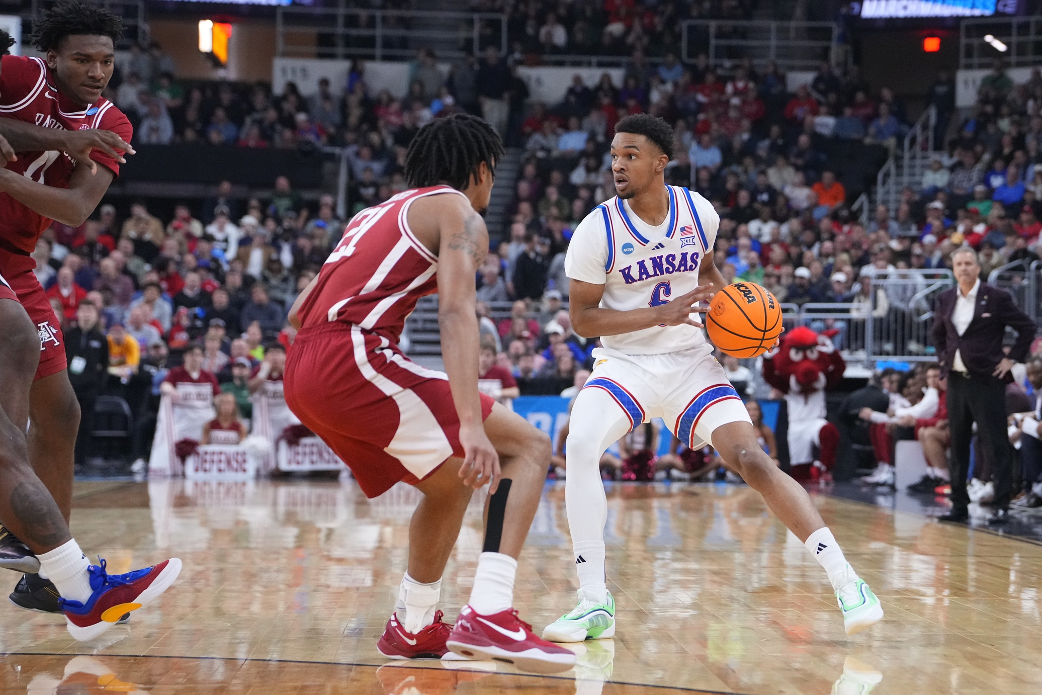  Houston vs Kansas AI Prediction: Free CBB Betting Insights for Jan 01. Credit USA TODAY/IMAGN