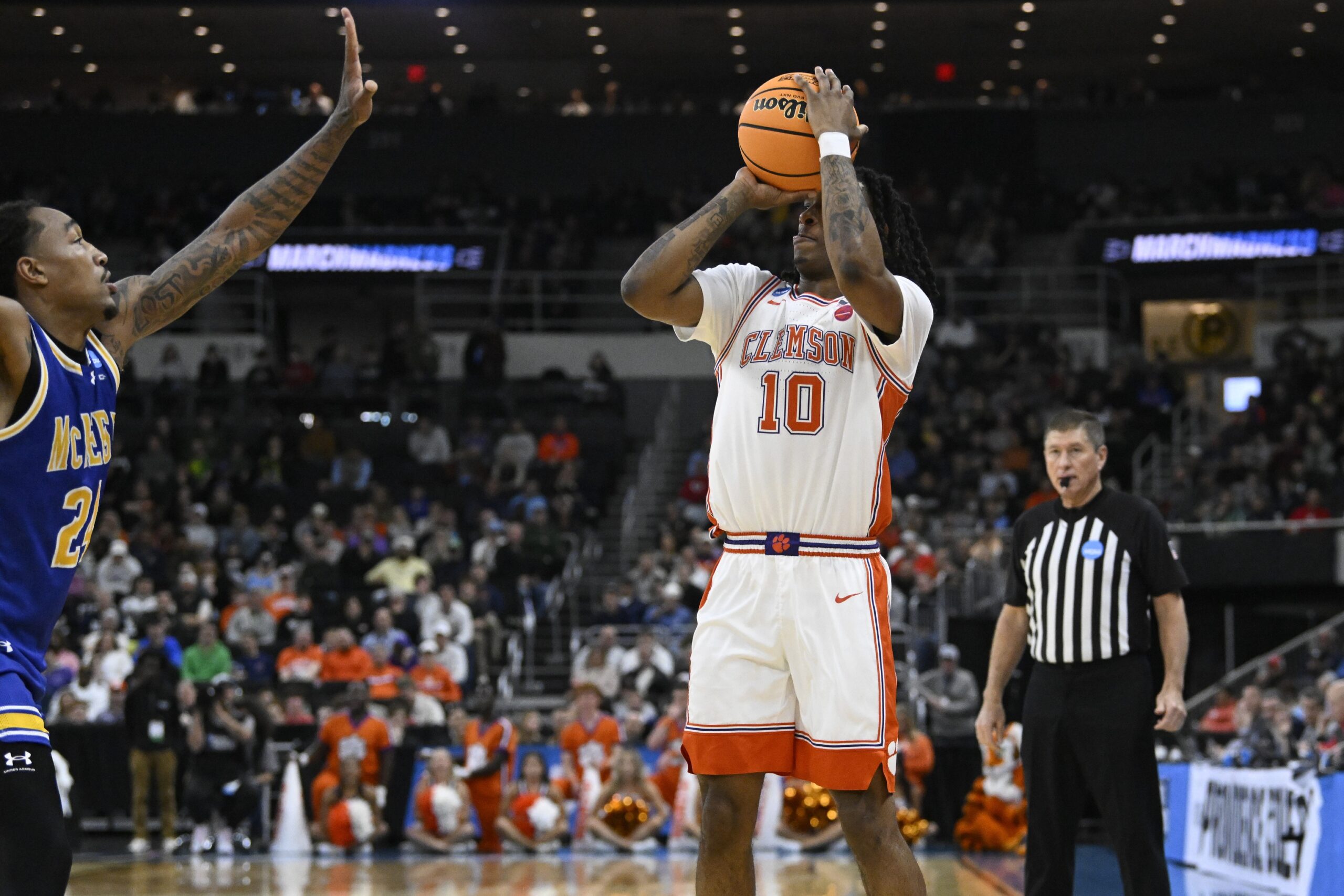  Miami vs Clemson AI Prediction: Free CBB Betting Insights for Jan 01. Credit USA TODAY/IMAGN