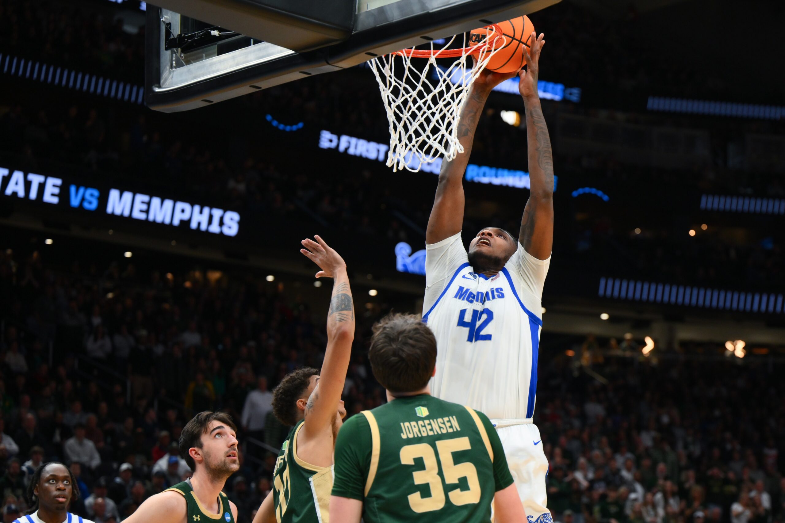  Memphis vs East Carolina AI Prediction: Free CBB Betting Insights for Jan 01. Credit USA TODAY/IMAGN