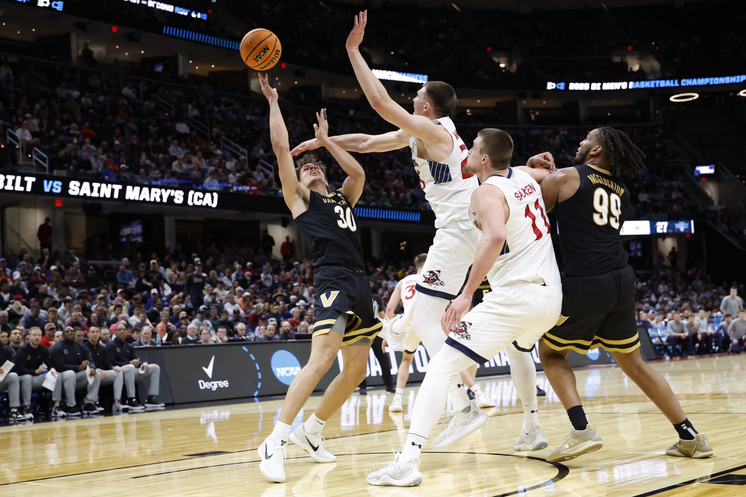  Tennessee vs Vanderbilt AI Prediction: Free CBB Betting Insights for Feb 21. Credit USA TODAY/IMAGN