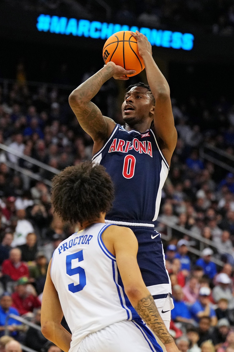 Cincinnati vs Arizona AI Prediction: Free CBB Betting Insights for Jan 01. Credit USA TODAY/IMAGN