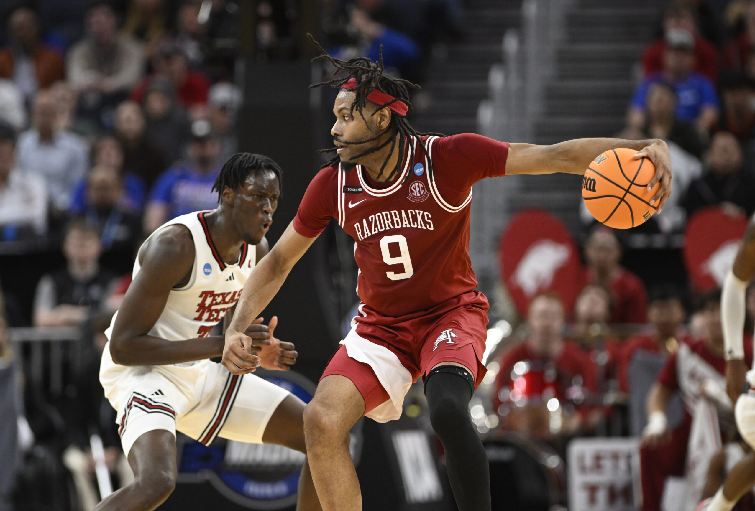 Louisville vs Arkansas AI Prediction: Free CBB Betting Insights for Dec 03. Credit USA TODAY/IMAGN