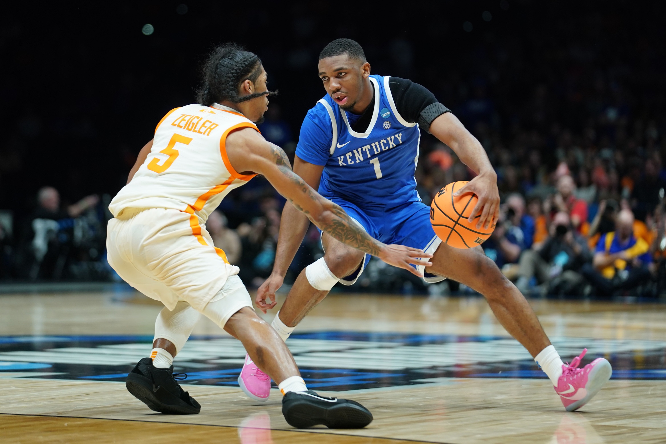 Loyola Maryland vs Kentucky AI Prediction: Free CBB Betting Insights for Nov 21. Credit USA TODAY/IMAGN