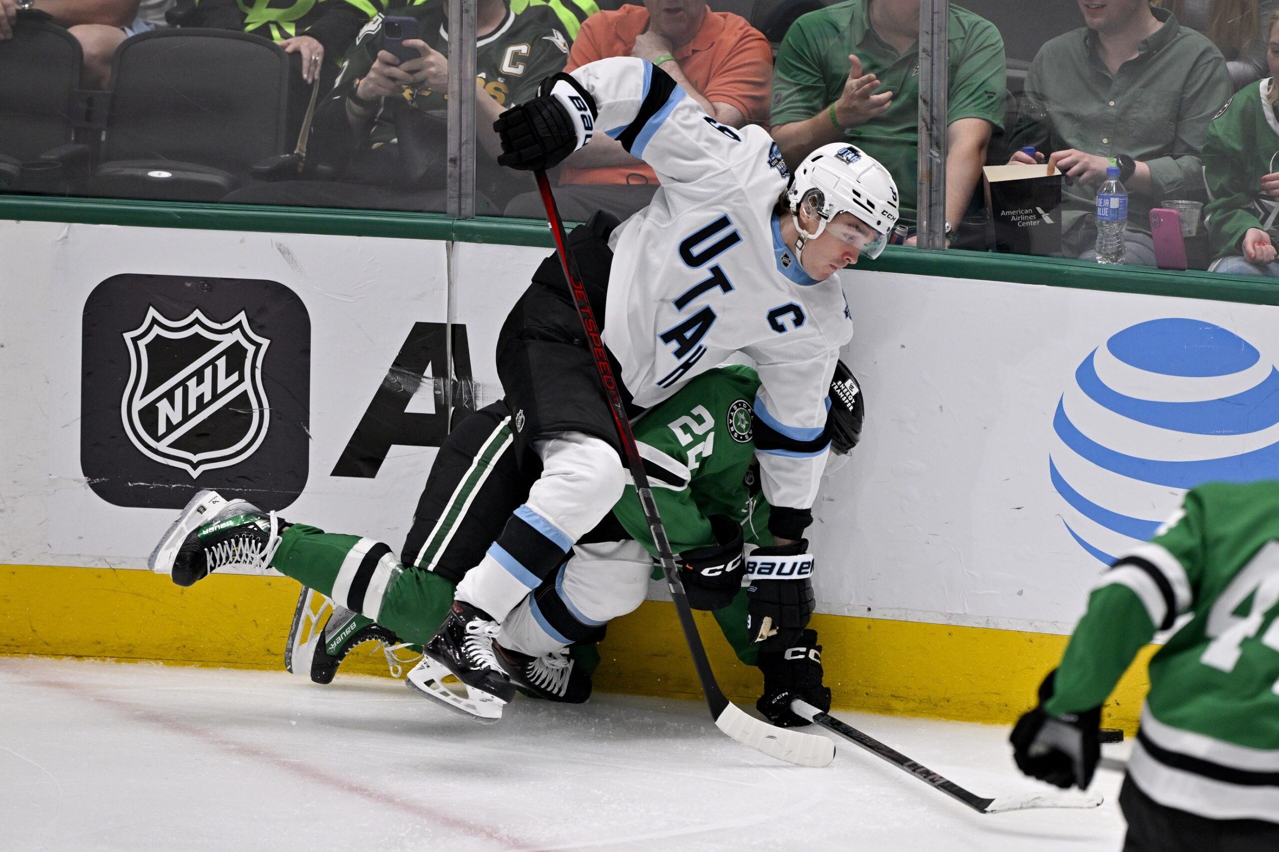  Buffalo vs Utah AI Prediction: Free NHL Betting Insights for Nov 12. Credit USA TODAY/IMAGN