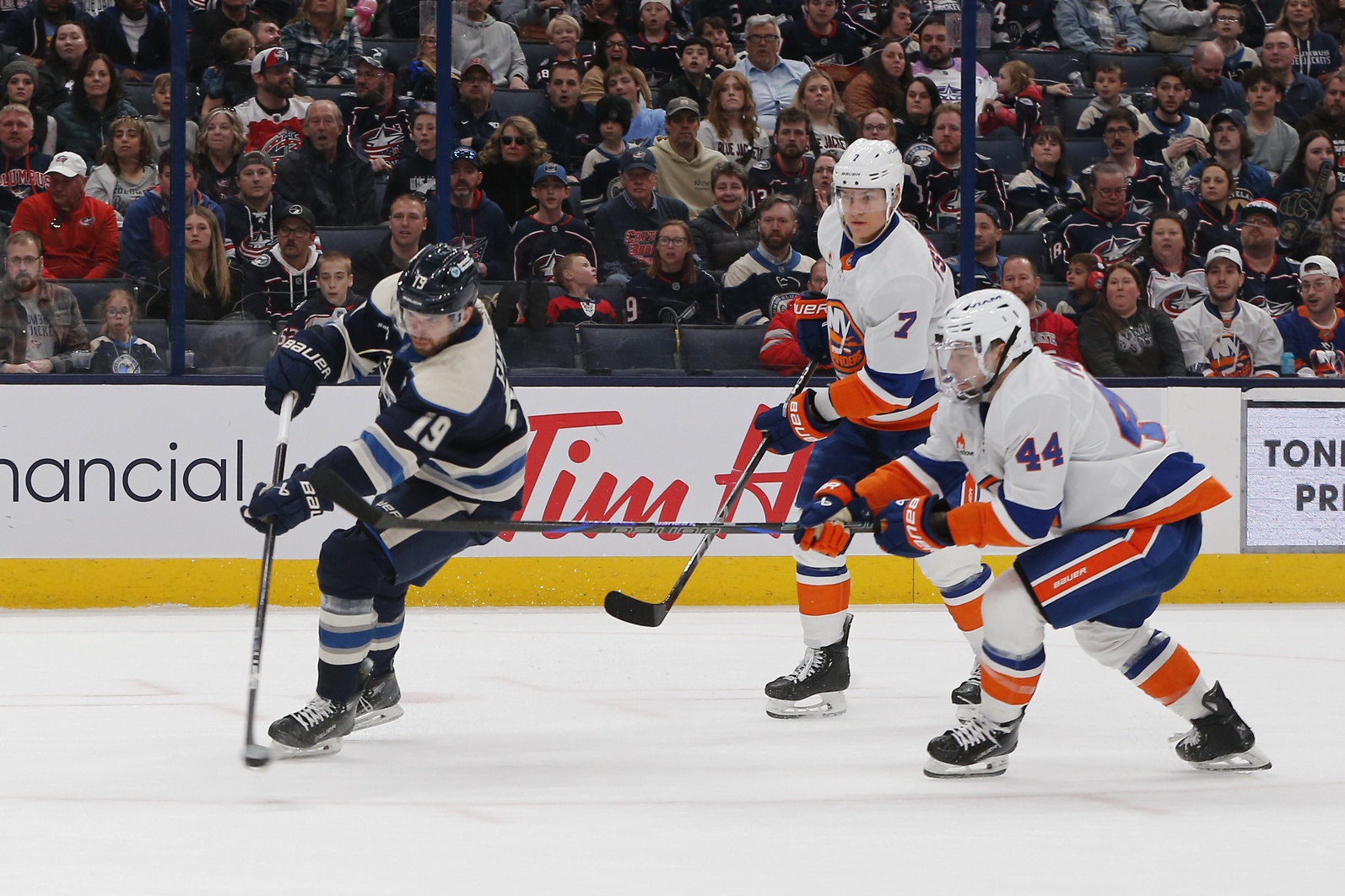 Carolina vs Columbus AI Prediction: Free NHL Betting Insights for Mar 17. Credit USA TODAY/IMAGN